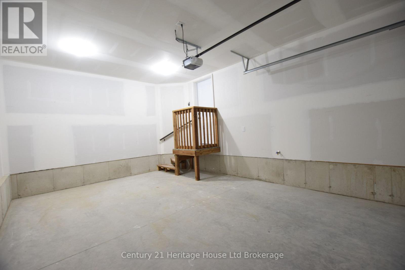 303 Simcoe Street, Woodstock (Woodstock - South), Ontario  N4S 1J1 - Photo 42 - X12511692