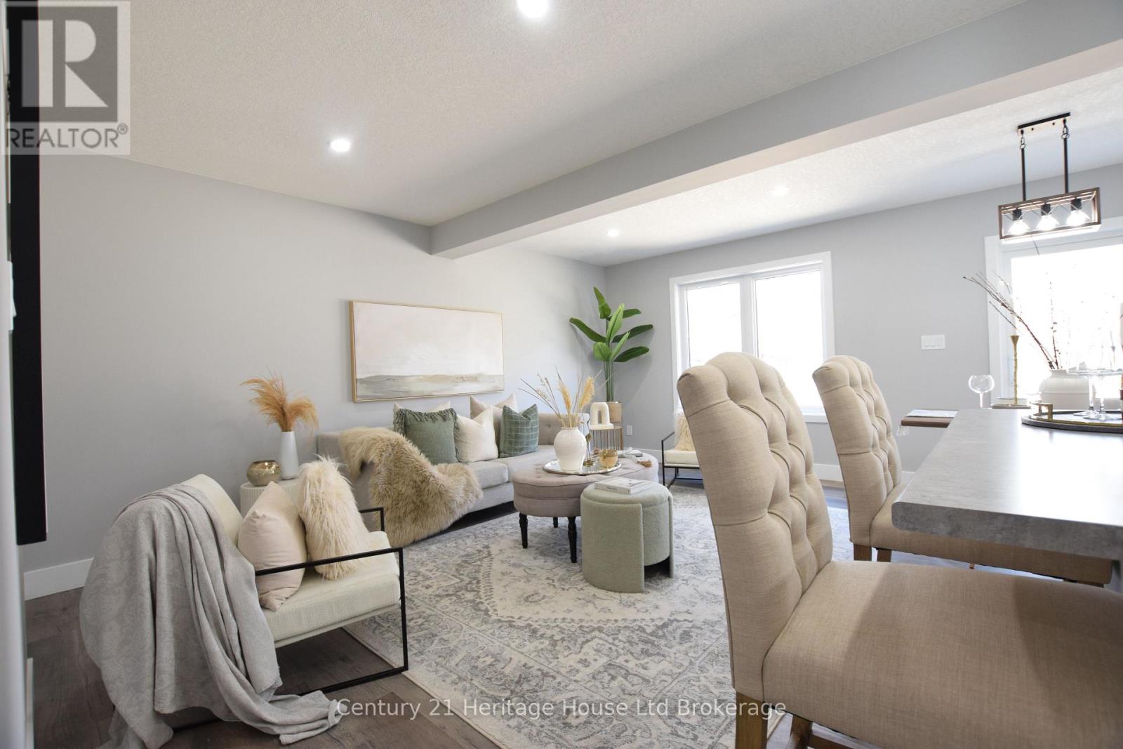 303 Simcoe Street, Woodstock (Woodstock - South), Ontario  N4S 1J1 - Photo 6 - X12511692