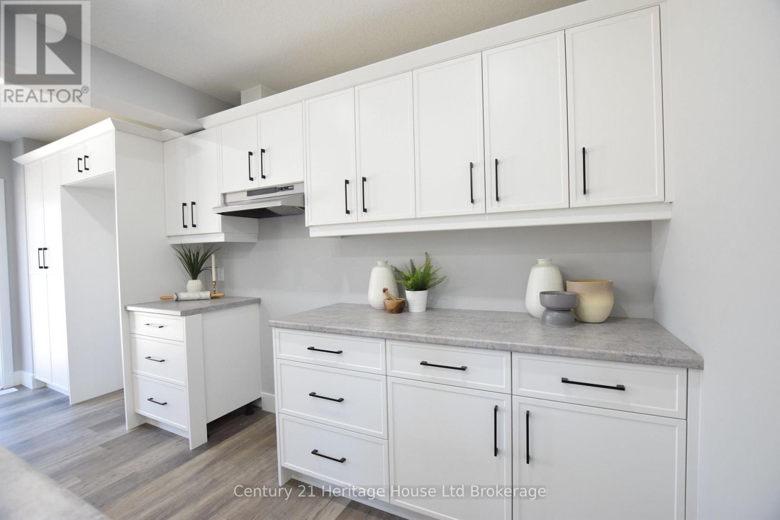 305 Simcoe Street, Woodstock (Woodstock - South), Ontario  N4S 1J1 - Photo 10 - X12511696