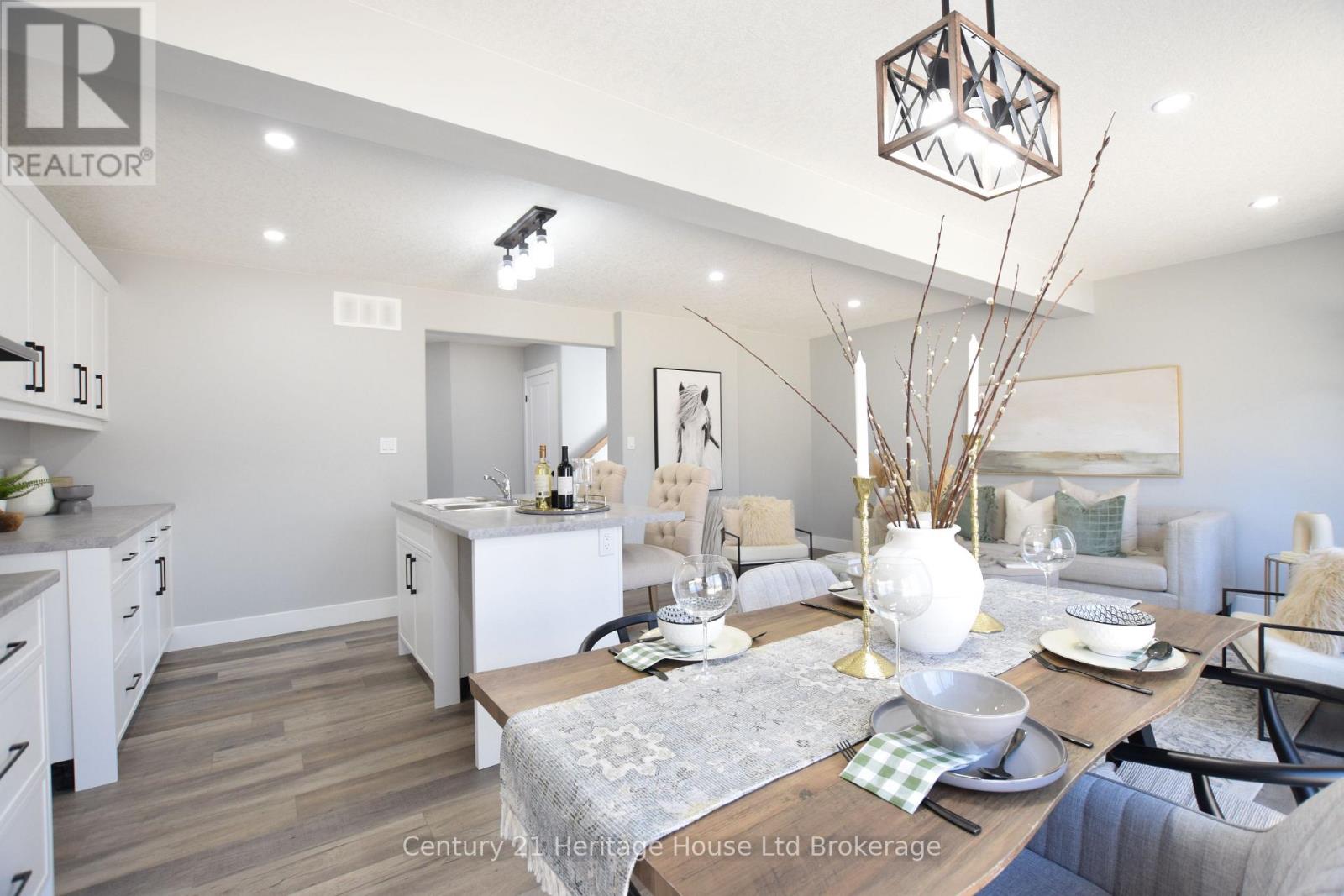 305 Simcoe Street, Woodstock (Woodstock - South), Ontario  N4S 1J1 - Photo 12 - X12511696