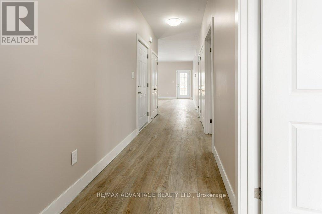 1 - 299 Tartan Drive, London East, Ontario N5V 4W9 - Photo 5 - X12510472