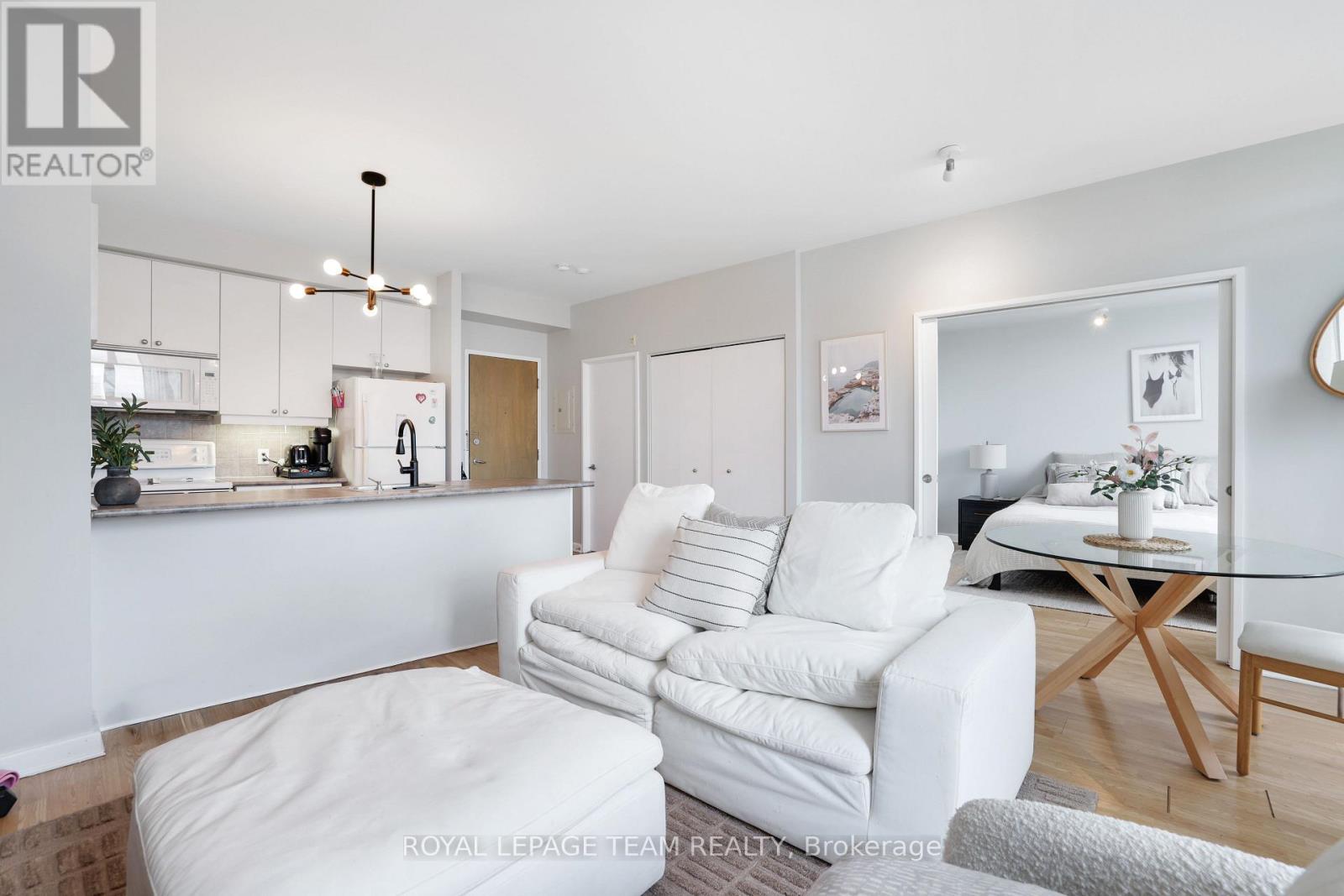 201 - 150 Caroline Avenue, Ottawa, Ontario  K1Y 4X8 - Photo 7 - X12507974