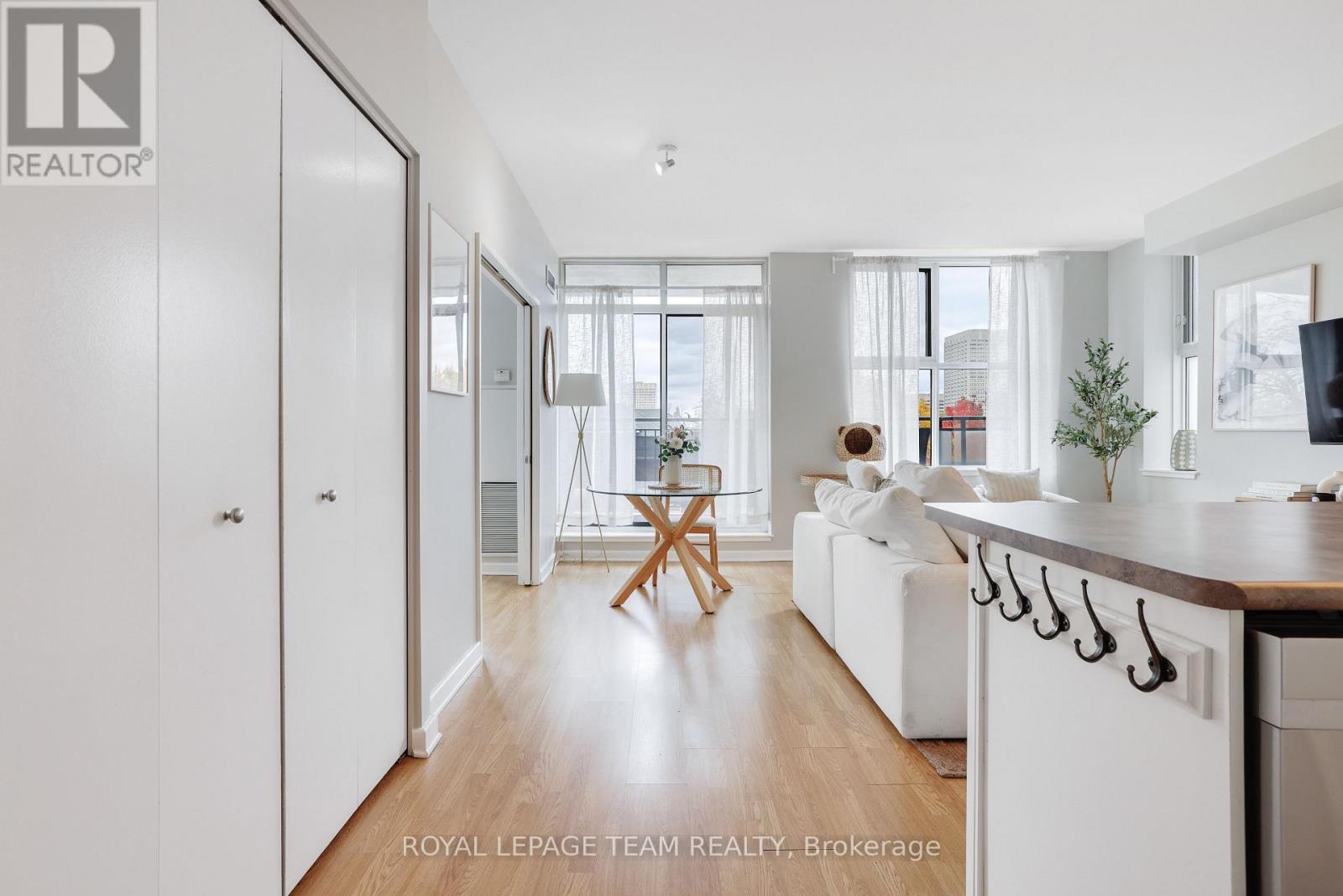 201 - 150 Caroline Avenue, Ottawa, Ontario  K1Y 4X8 - Photo 8 - X12507974