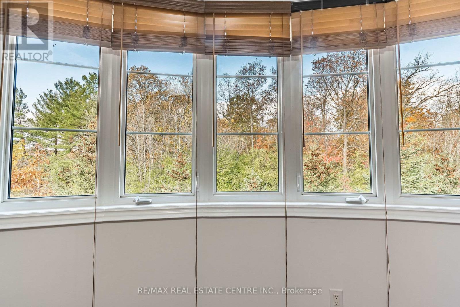 931 Syndenham Lane, Milton, Ontario L9T 8J4 - Photo 24 - W12511342