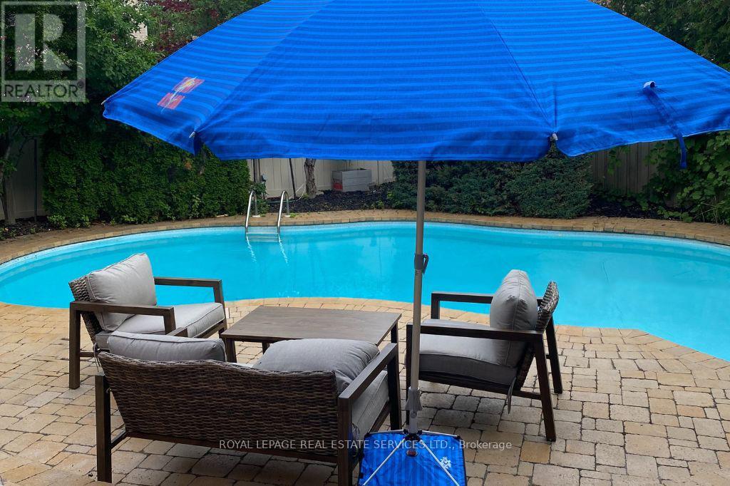 1387 Ferncrest Road, Oakville, Ontario L6H 7W2 - Photo 37 - W12511404