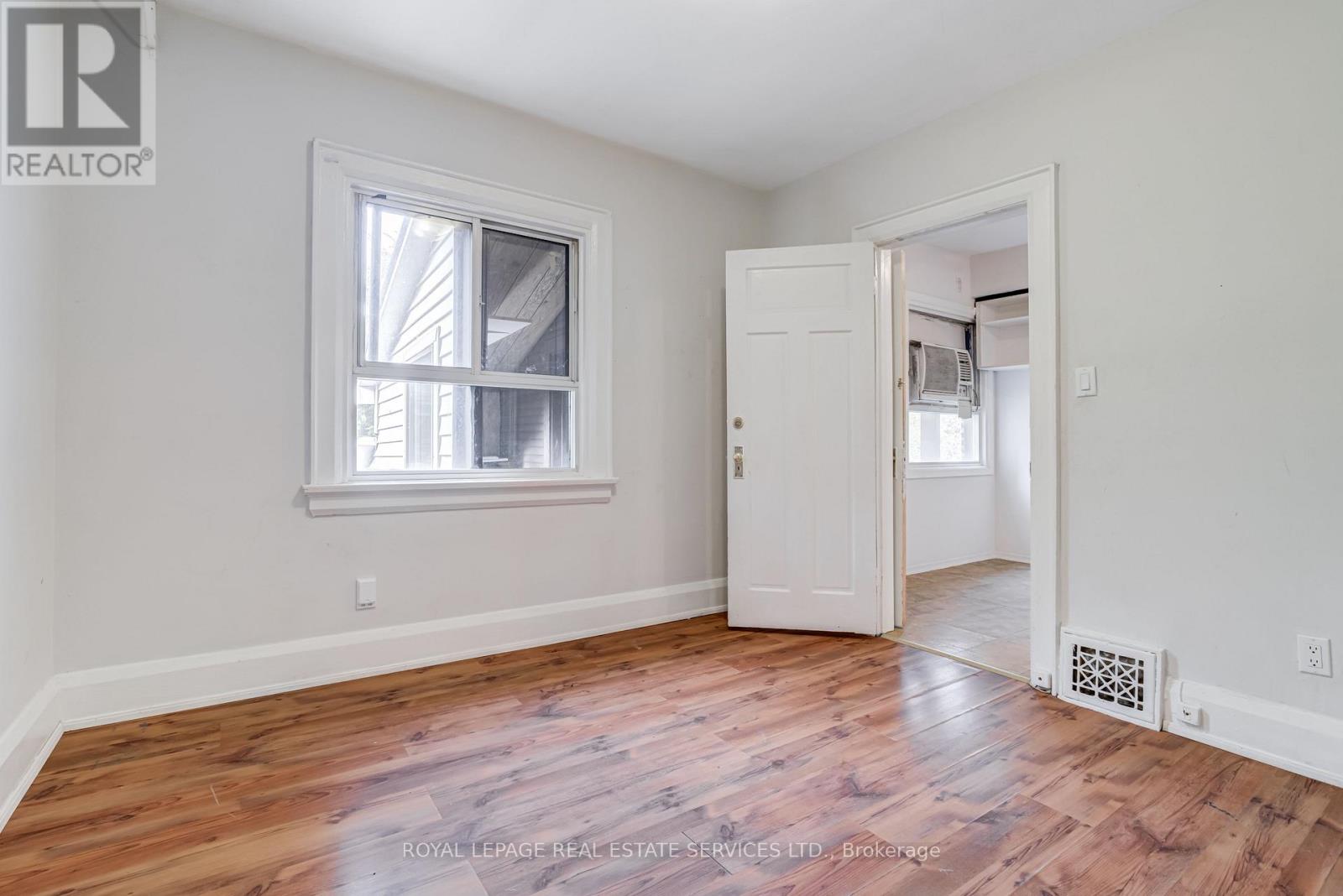 492 Jane Street, Toronto, Ontario M6S 4A2 - Photo 13 - W12511424