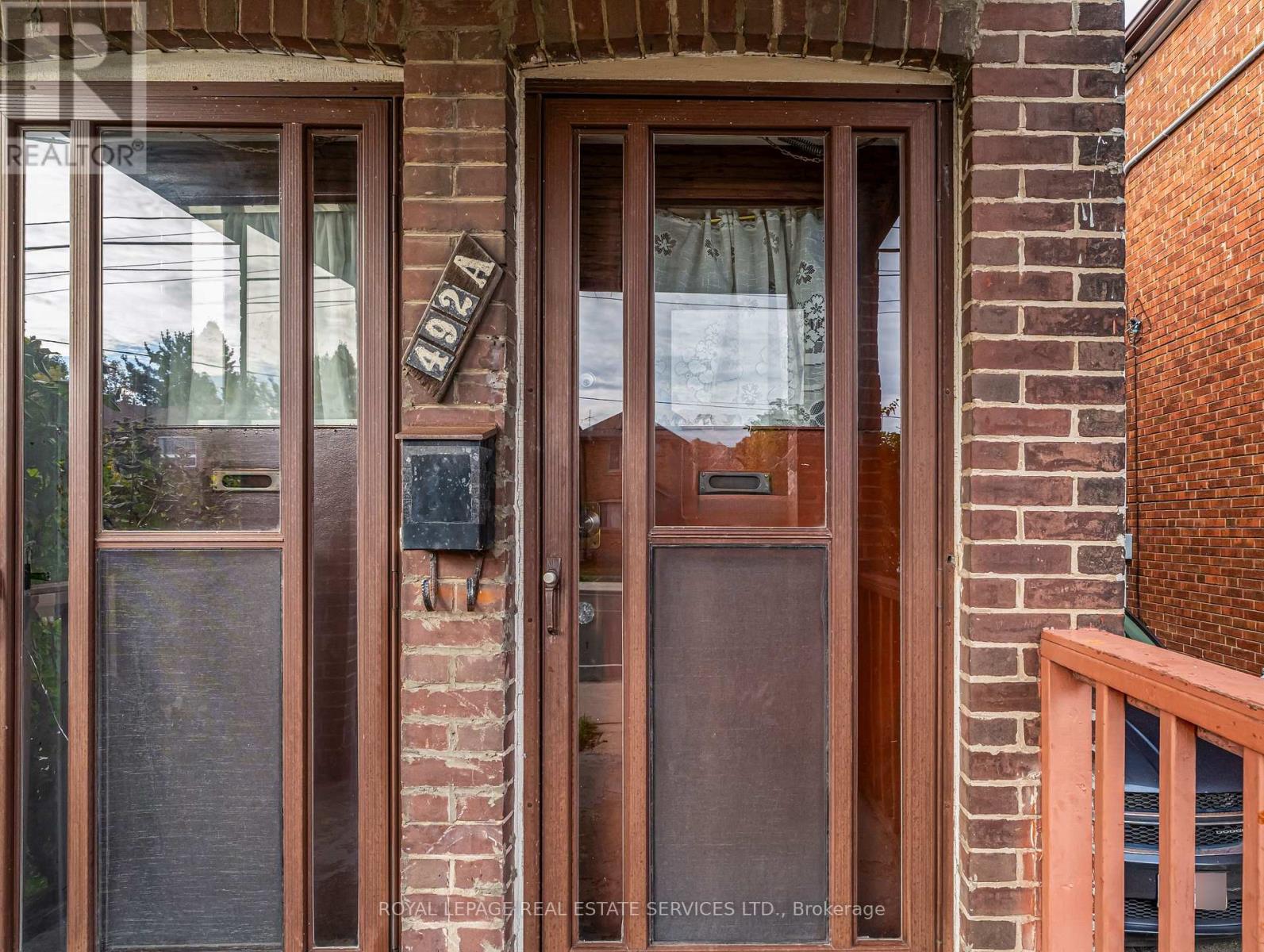 492 Jane Street, Toronto, Ontario M6S 4A2 - Photo 2 - W12511424