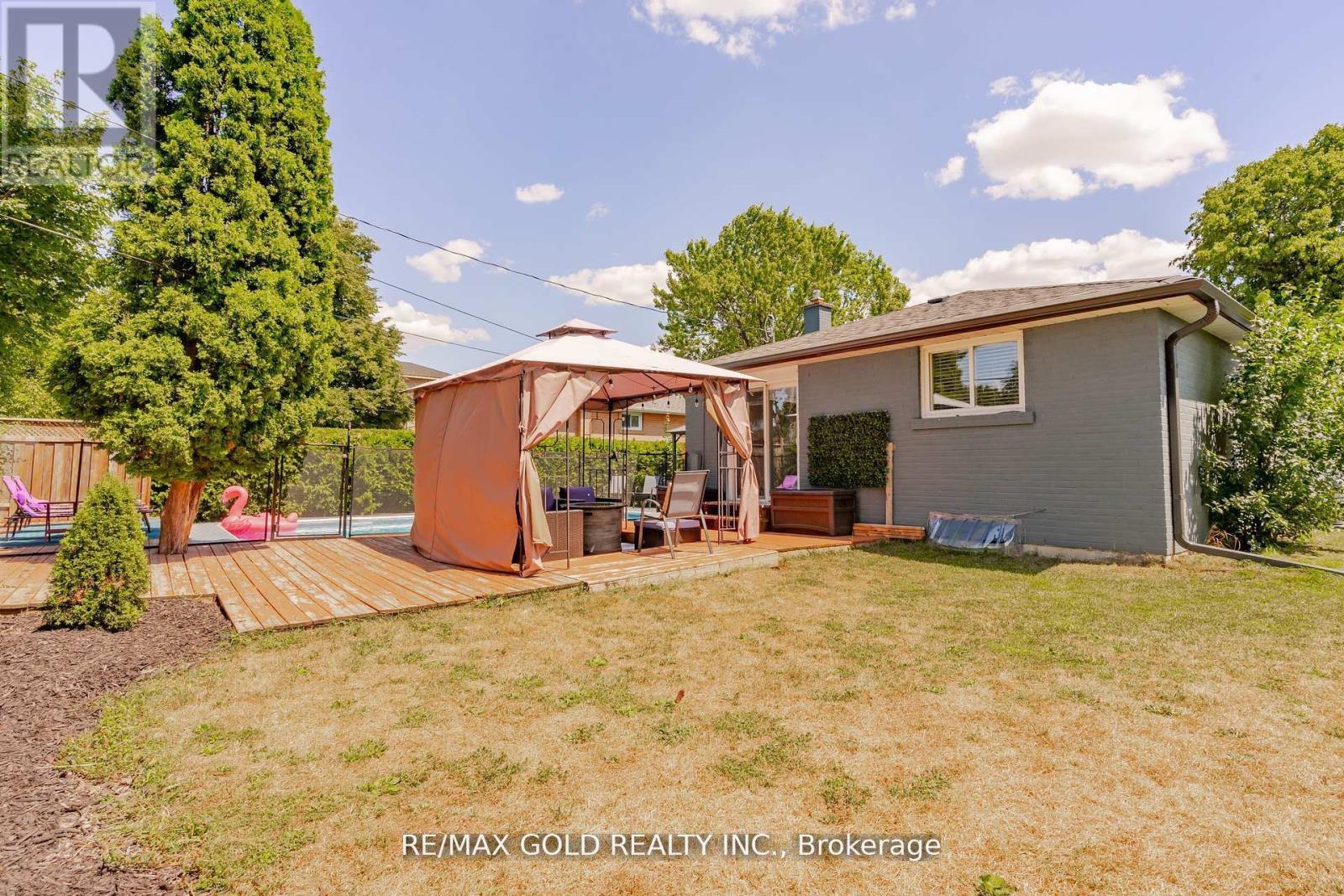 10 Brookdale Crescent, Brampton, Ontario  L6T 1M7 - Photo 42 - W12511436