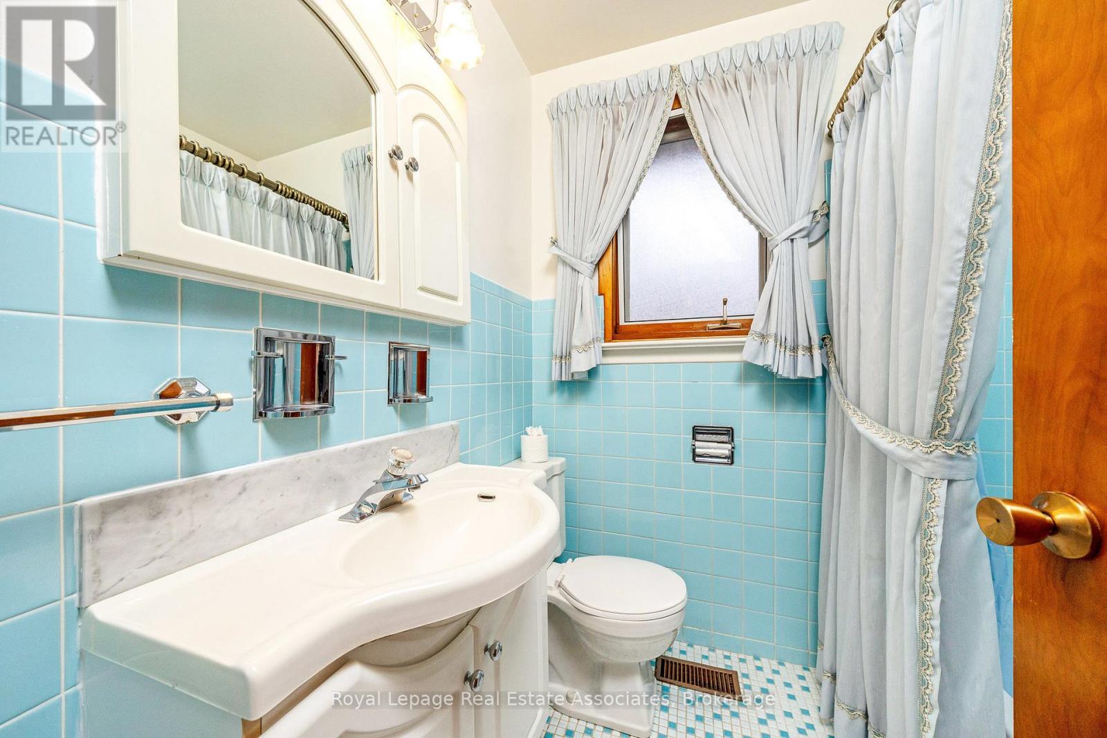 102 Longfield Road, Halton Hills, Ontario  L7G 2K4 - Photo 21 - W12511462