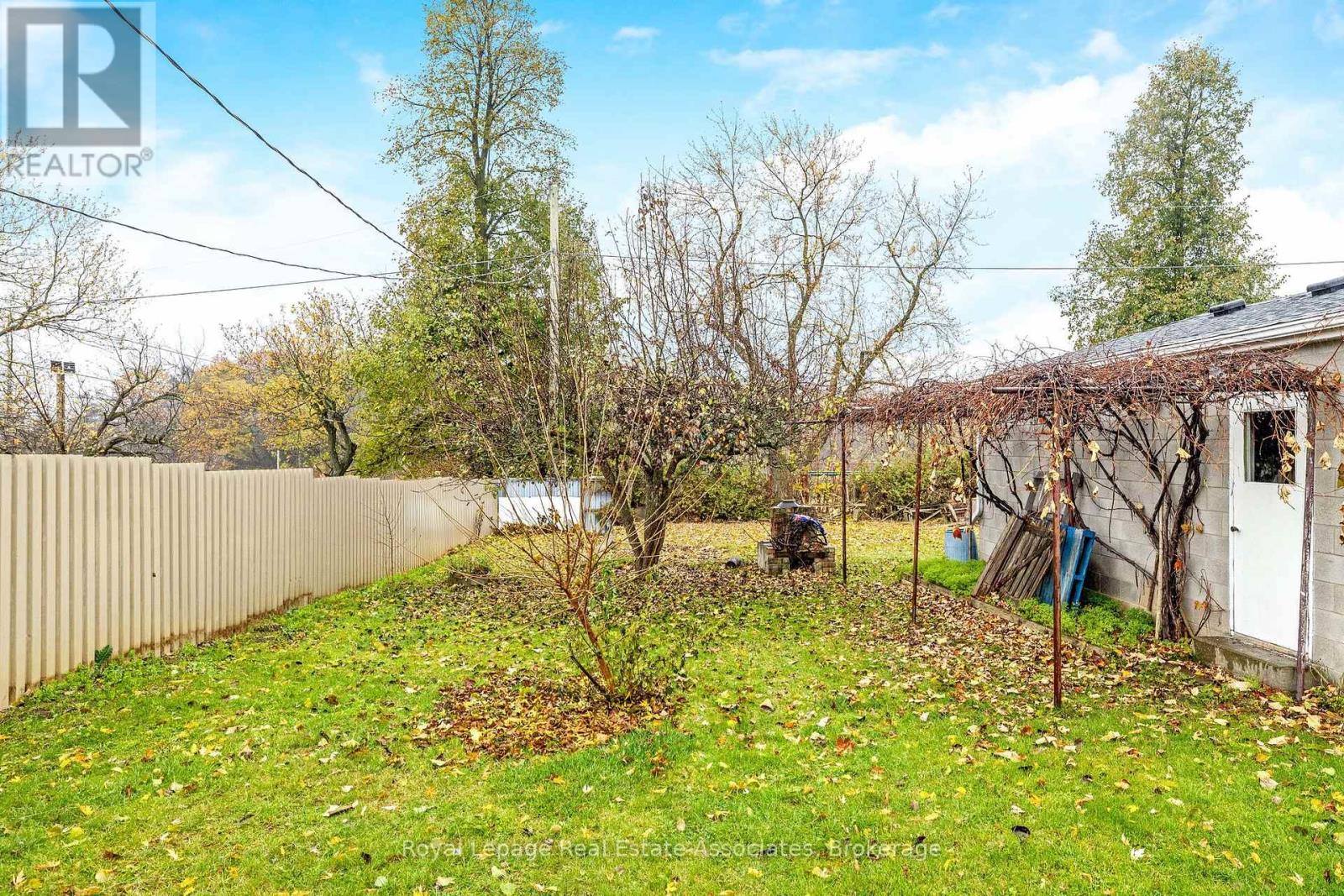 102 Longfield Road, Halton Hills, Ontario  L7G 2K4 - Photo 29 - W12511462