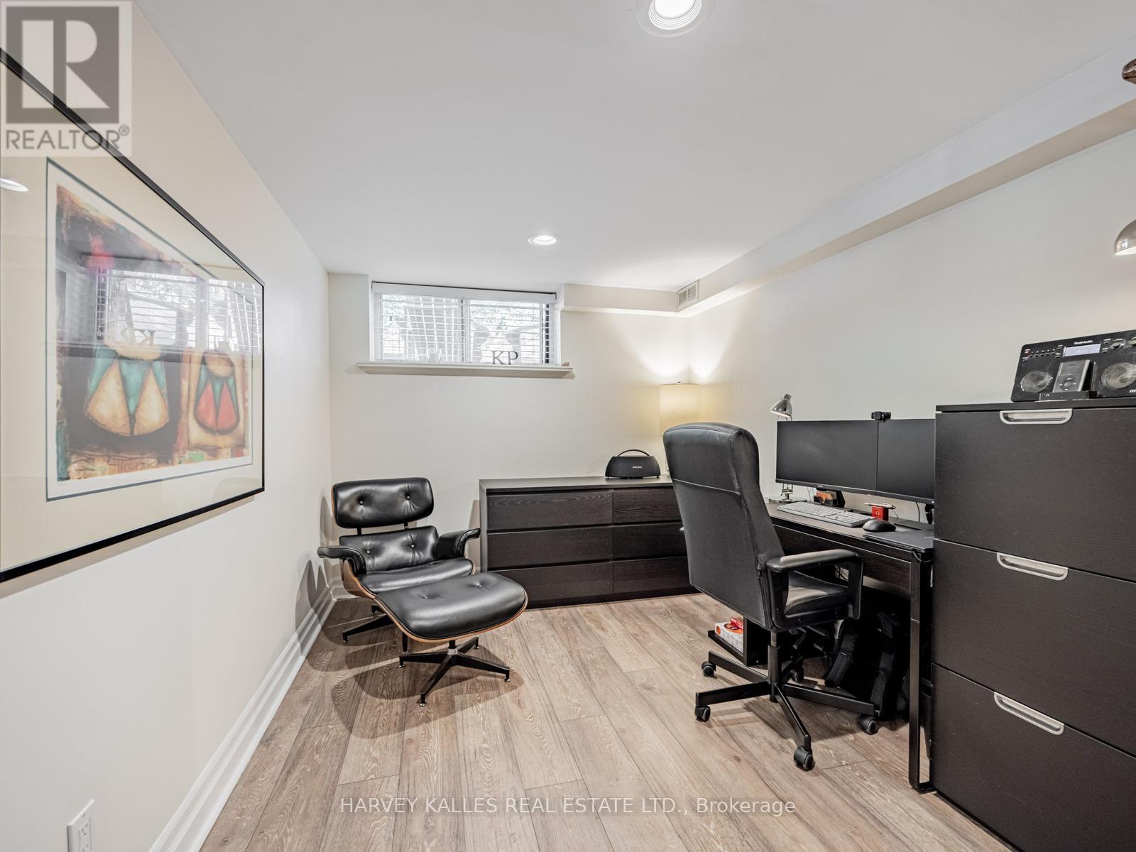 45 Harjolyn Drive, Toronto, Ontario  M9B 3V3 - Photo 23 - W12511466