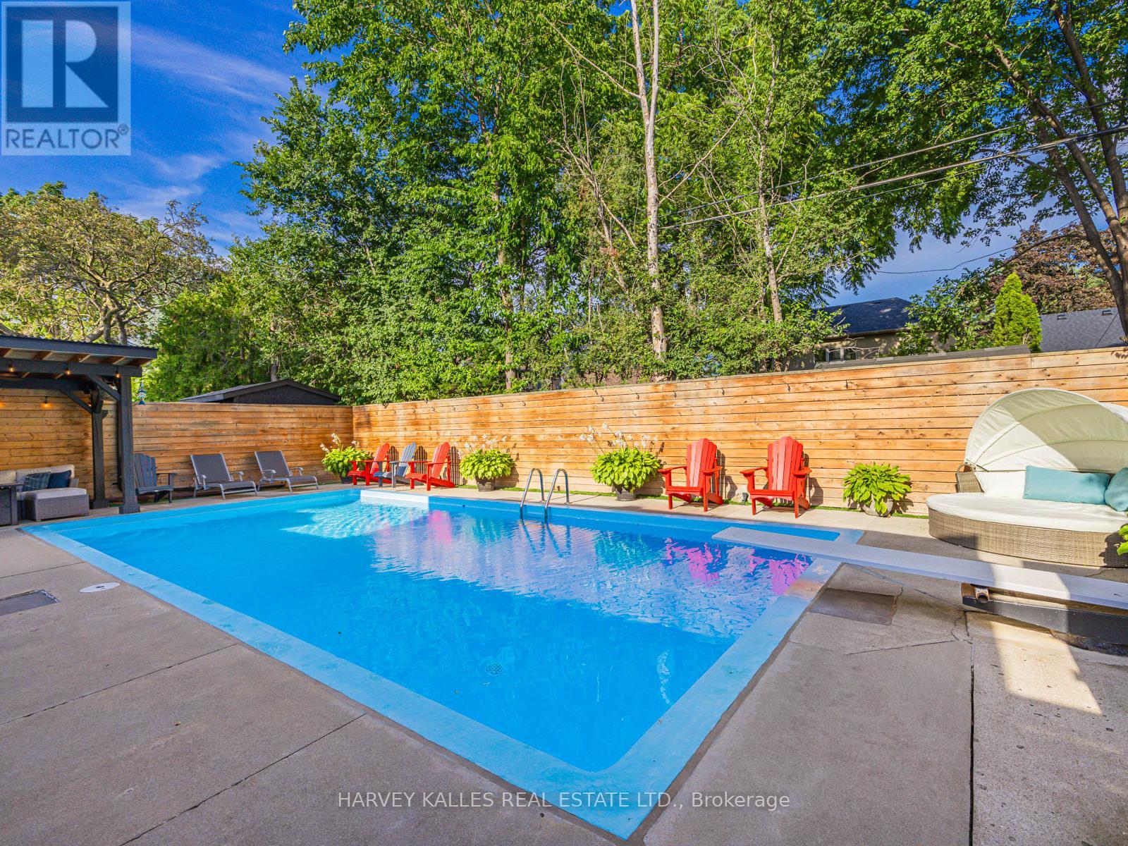 45 Harjolyn Drive, Toronto, Ontario  M9B 3V3 - Photo 26 - W12511466