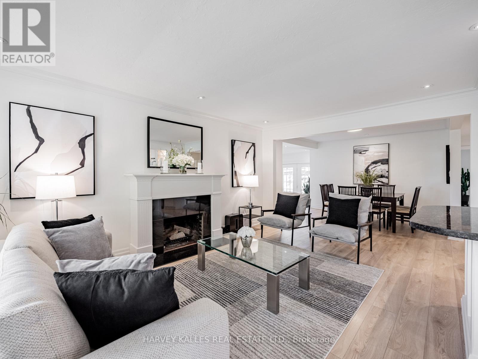 45 Harjolyn Drive, Toronto, Ontario  M9B 3V3 - Photo 3 - W12511466