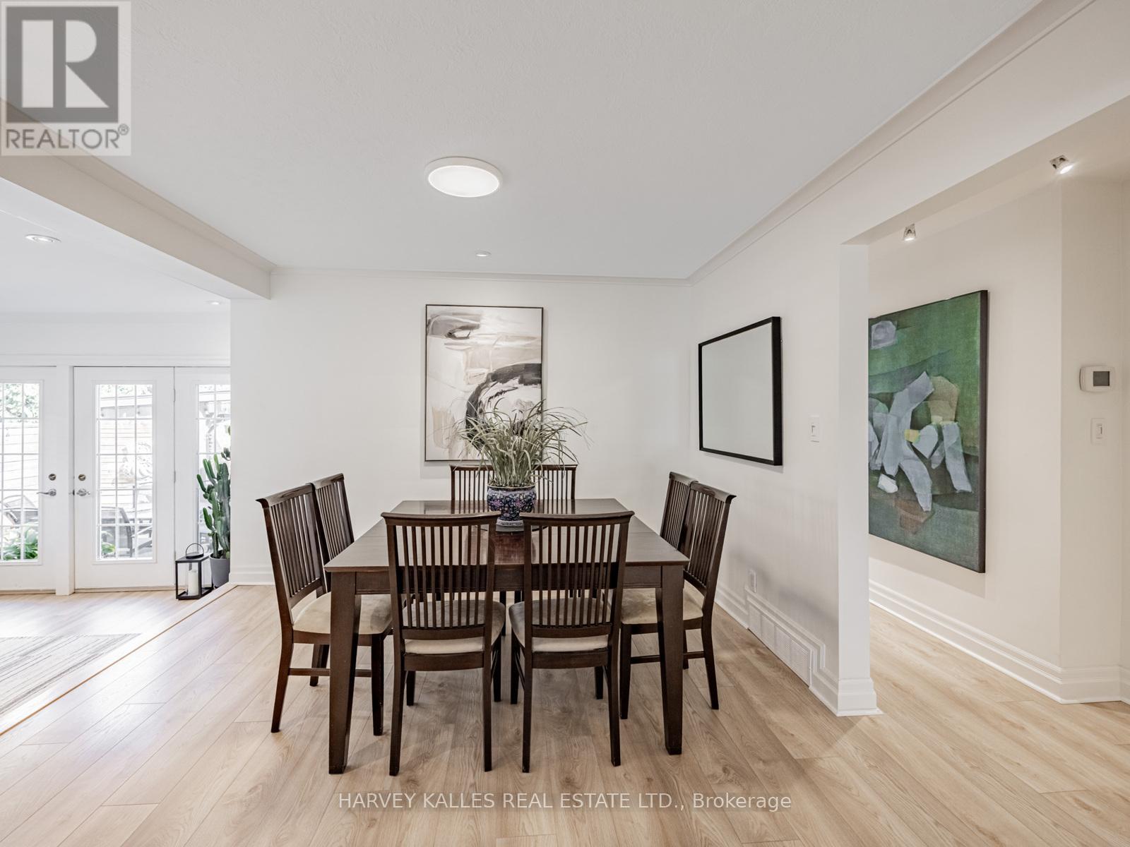 45 Harjolyn Drive, Toronto, Ontario  M9B 3V3 - Photo 9 - W12511466