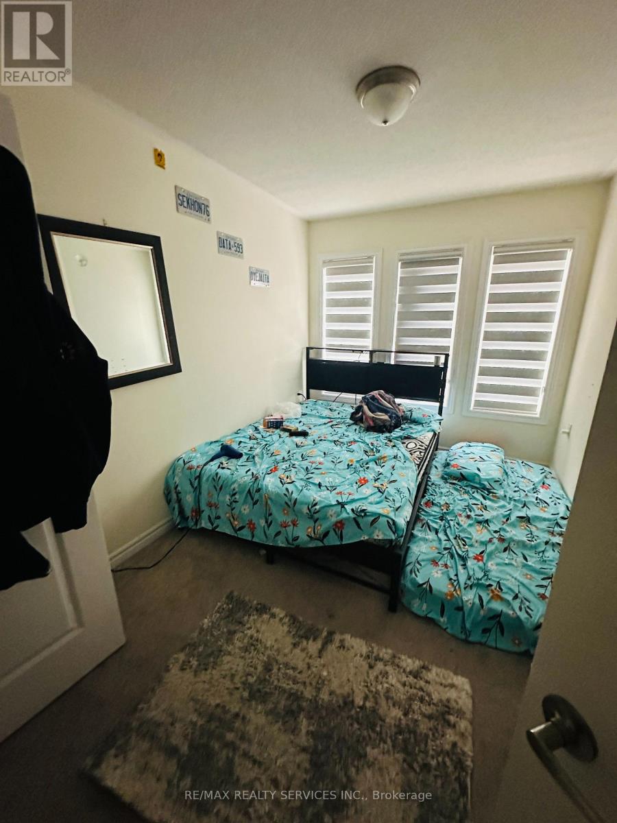 90 Royal Fern Crescent N, Caledon, Ontario  L7C 4G9 - Photo 12 - W12511478