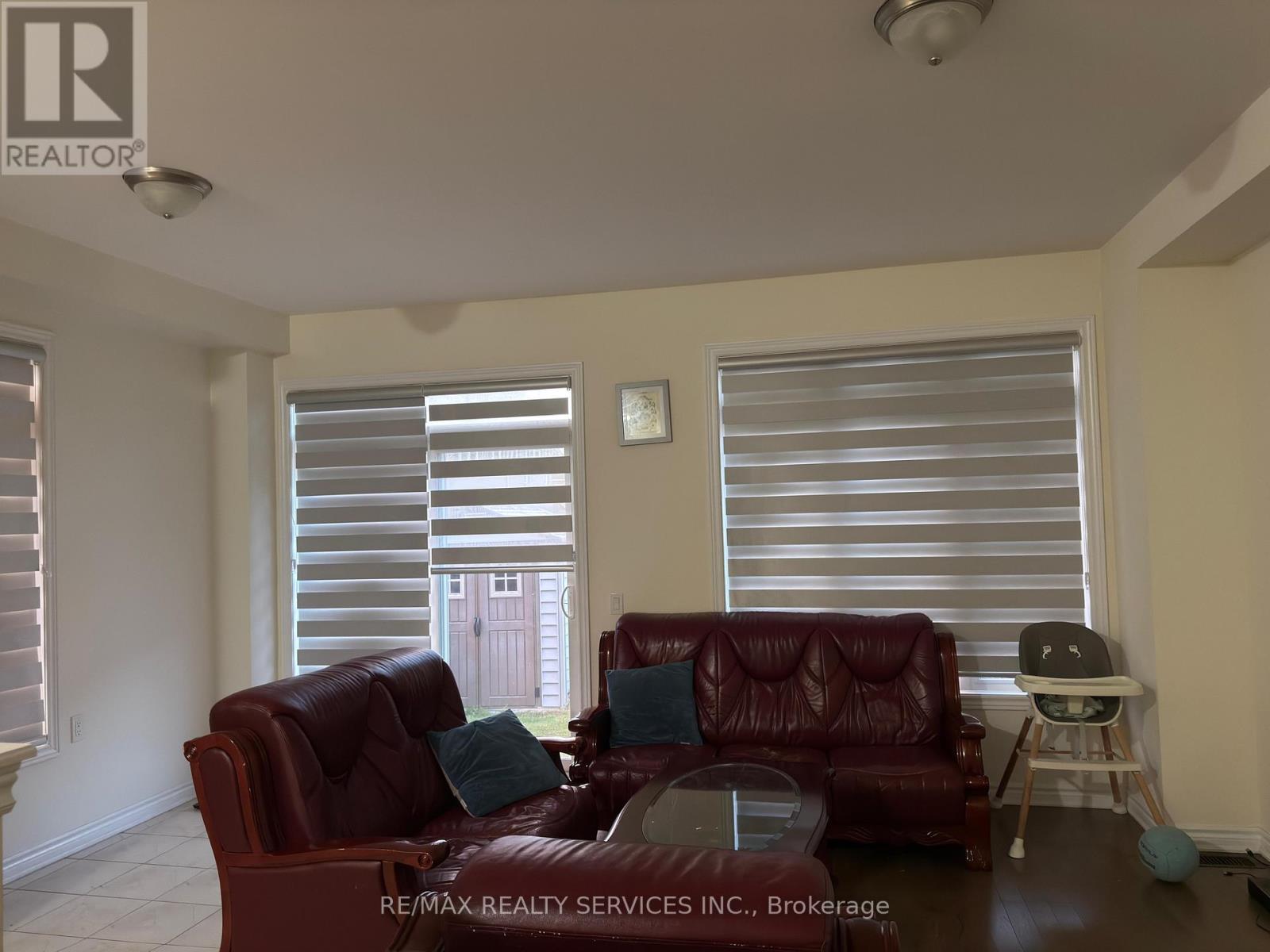 90 Royal Fern Crescent N, Caledon, Ontario  L7C 4G9 - Photo 3 - W12511478