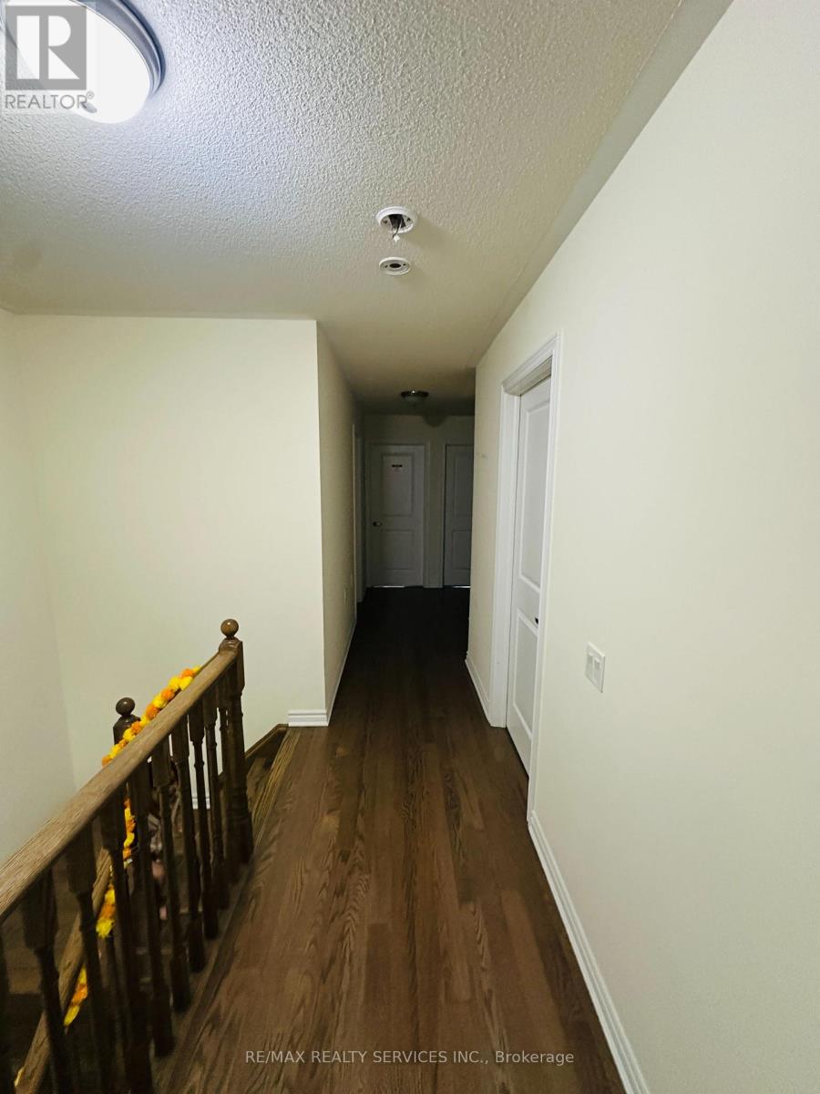 90 Royal Fern Crescent N, Caledon, Ontario  L7C 4G9 - Photo 8 - W12511478