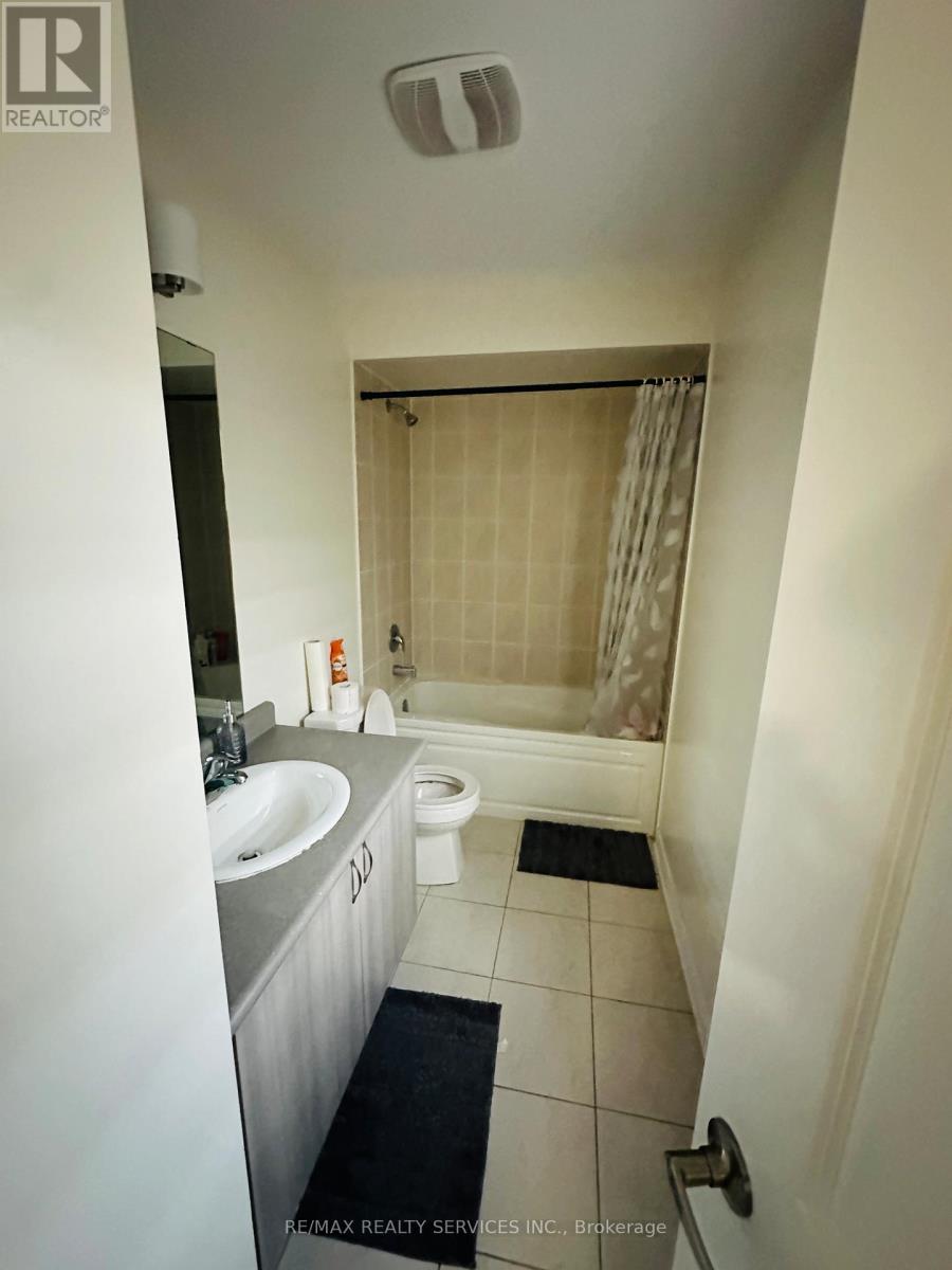 90 Royal Fern Crescent N, Caledon, Ontario  L7C 4G9 - Photo 9 - W12511478