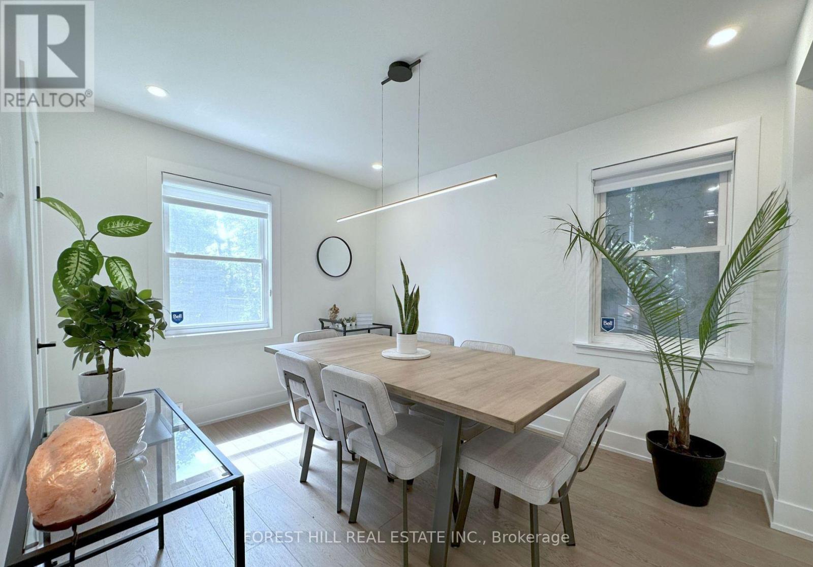 217 Van Dusen Boulevard, Toronto, Ontario  M8Z 3H7 - Photo 12 - W12511486