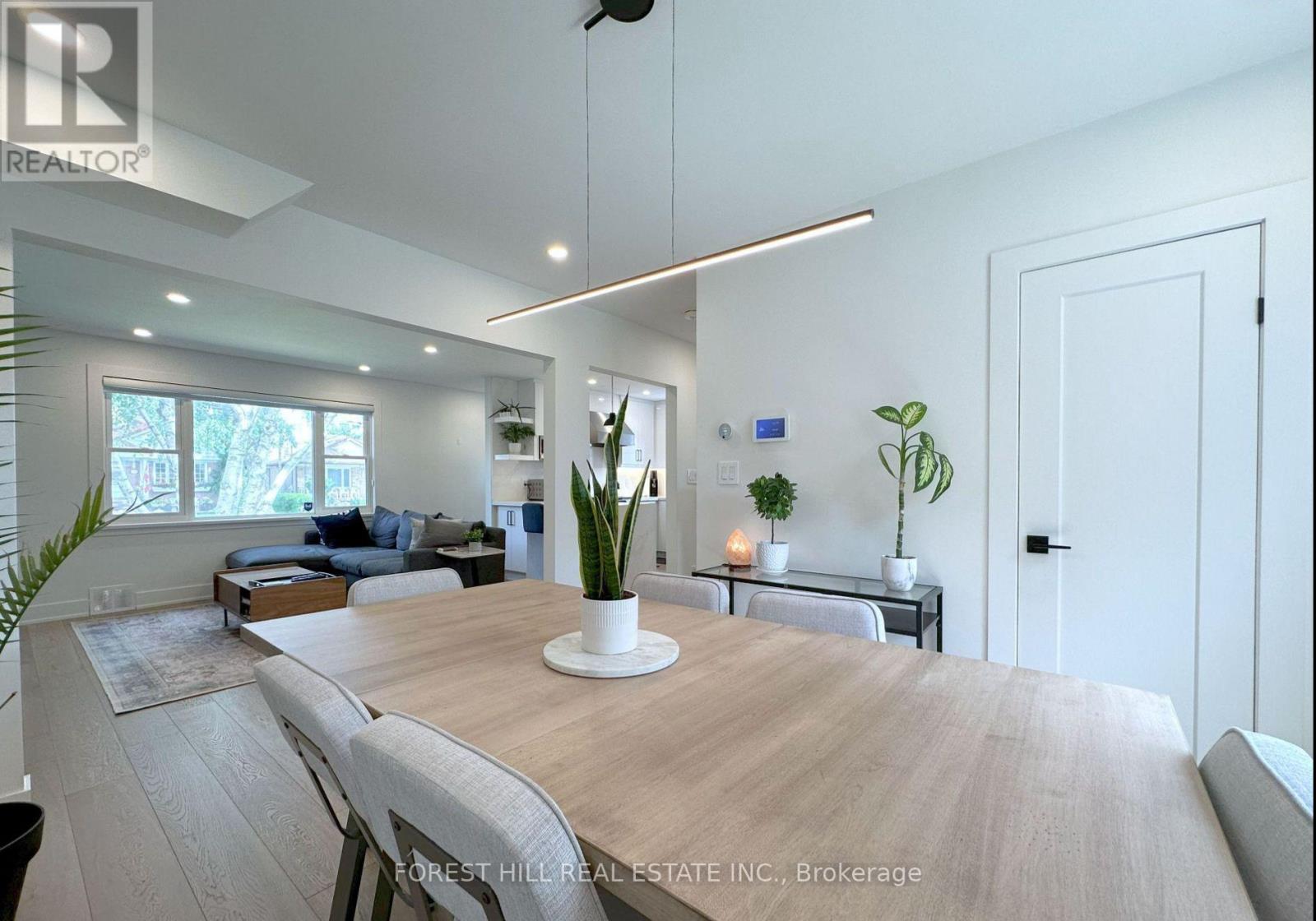 217 Van Dusen Boulevard, Toronto, Ontario  M8Z 3H7 - Photo 13 - W12511486