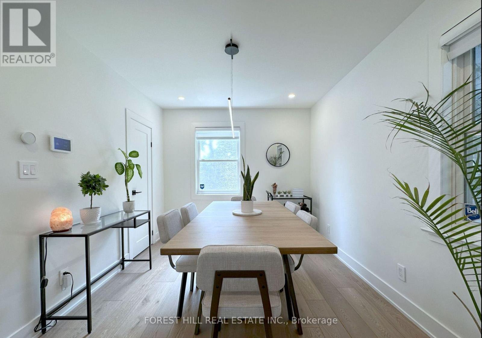 217 Van Dusen Boulevard, Toronto, Ontario  M8Z 3H7 - Photo 14 - W12511486