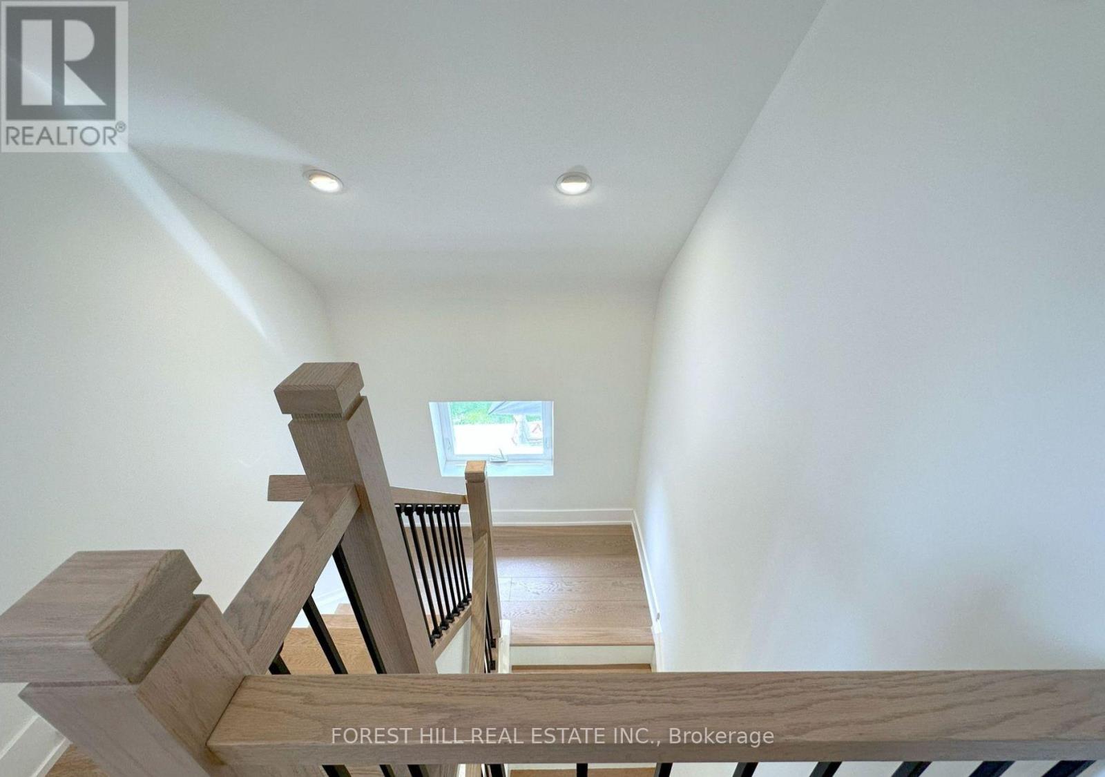 217 Van Dusen Boulevard, Toronto, Ontario  M8Z 3H7 - Photo 16 - W12511486