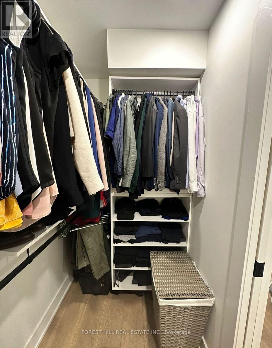 217 Van Dusen Boulevard, Toronto, Ontario  M8Z 3H7 - Photo 20 - W12511486