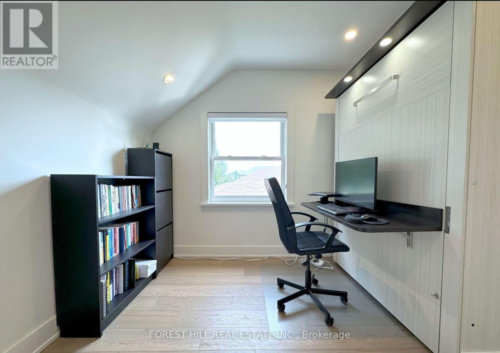 217 Van Dusen Boulevard, Toronto, Ontario  M8Z 3H7 - Photo 21 - W12511486