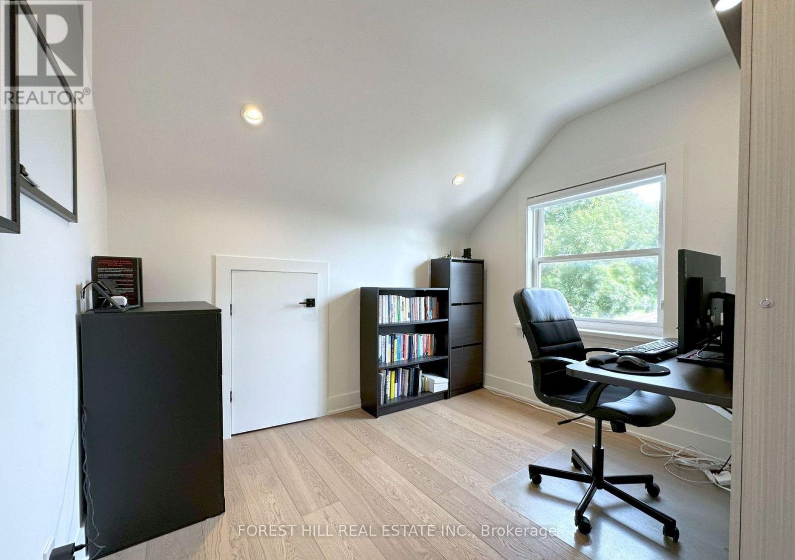 217 Van Dusen Boulevard, Toronto, Ontario  M8Z 3H7 - Photo 23 - W12511486