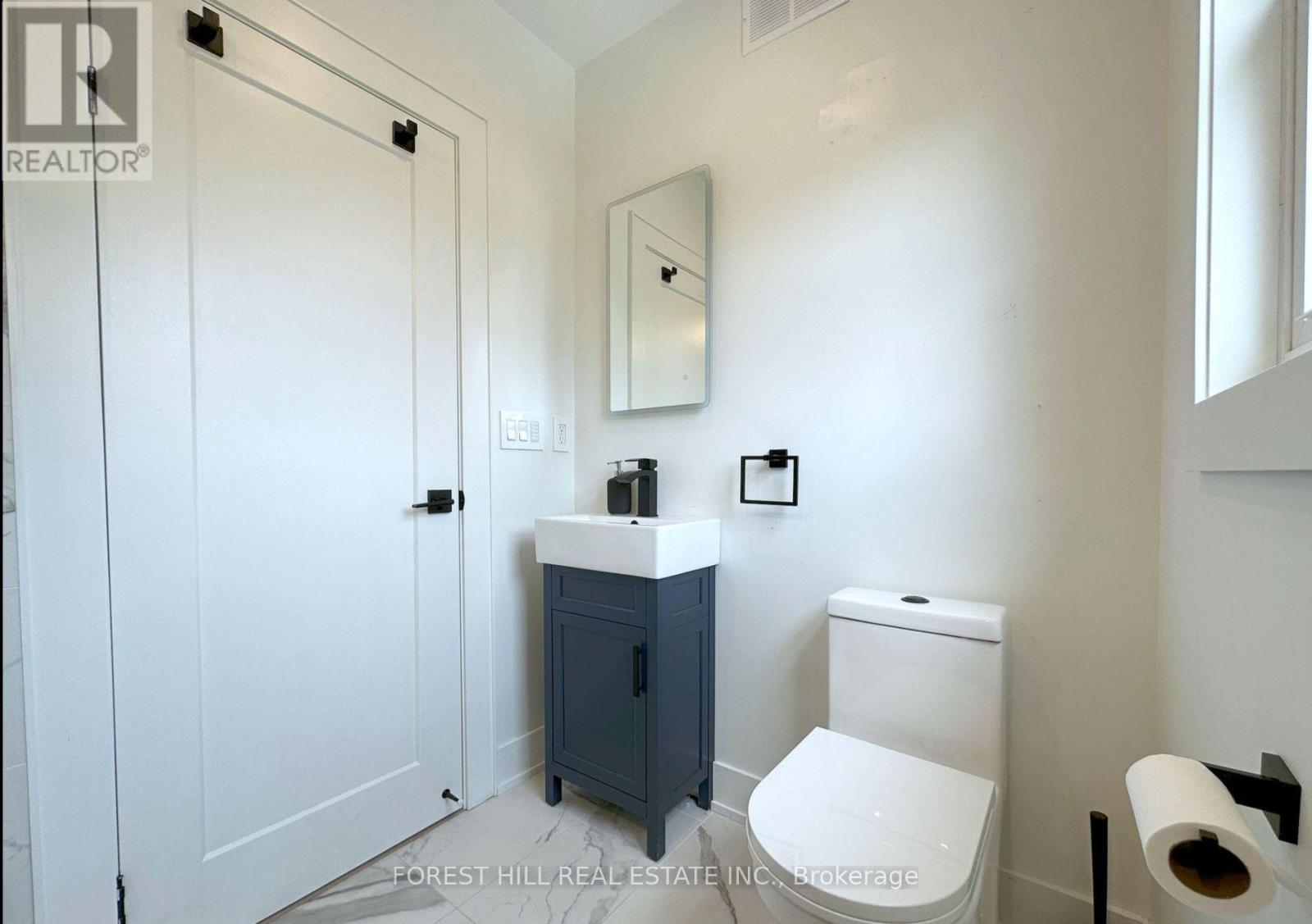 217 Van Dusen Boulevard, Toronto, Ontario  M8Z 3H7 - Photo 24 - W12511486