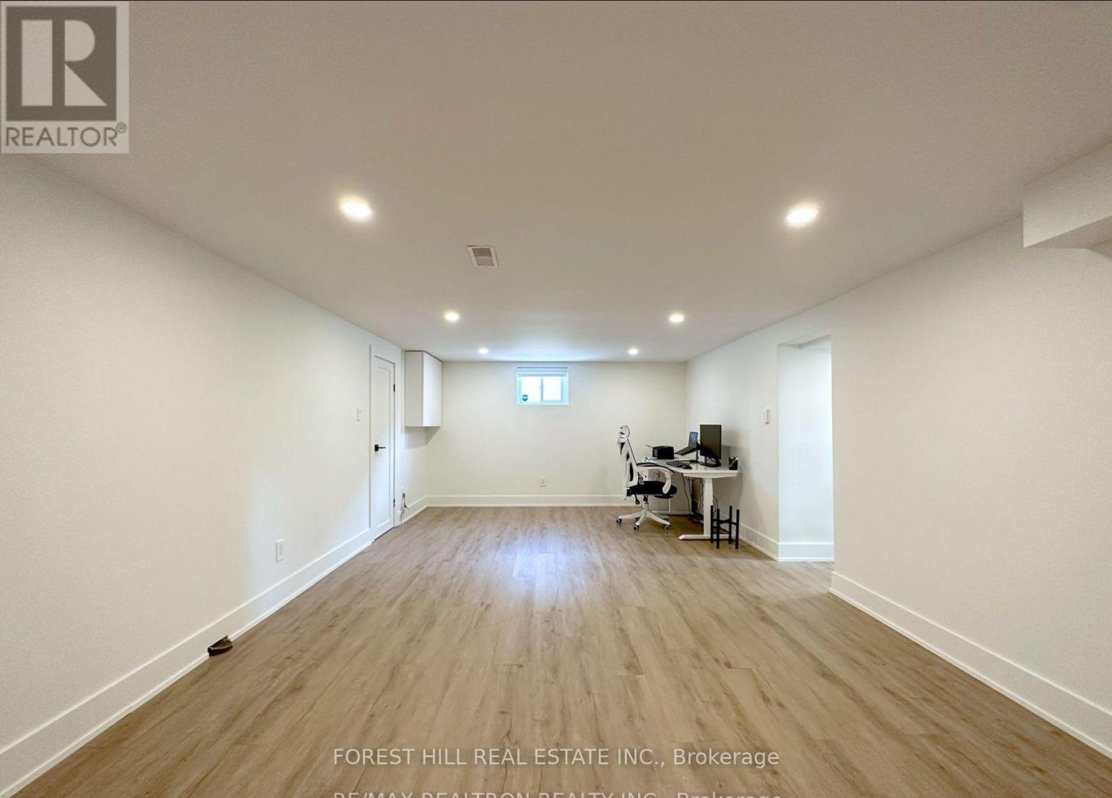 217 Van Dusen Boulevard, Toronto, Ontario  M8Z 3H7 - Photo 29 - W12511486