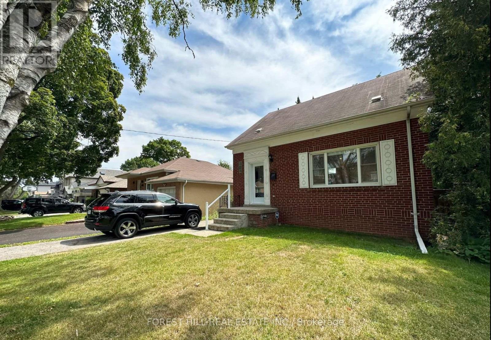 217 Van Dusen Boulevard, Toronto, Ontario  M8Z 3H7 - Photo 39 - W12511486