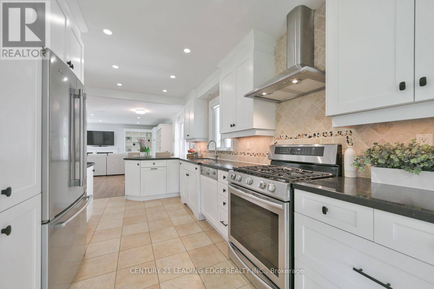 1 Romney Road, Toronto, Ontario  M9A 4E9 - Photo 20 - W12511492