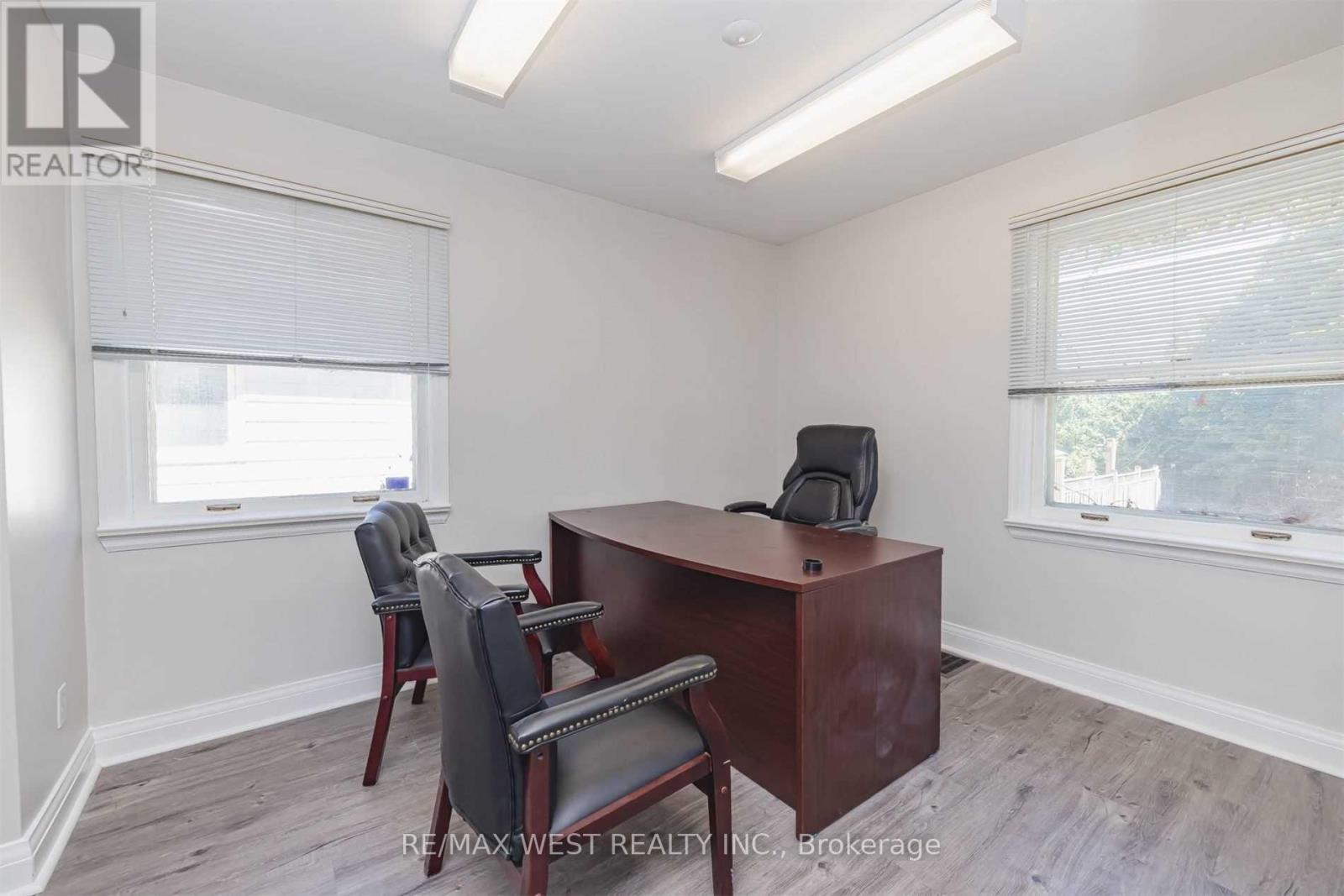 35 Queen Street S, Mississauga, Ontario  L5N 1A3 - Photo 13 - W12511550