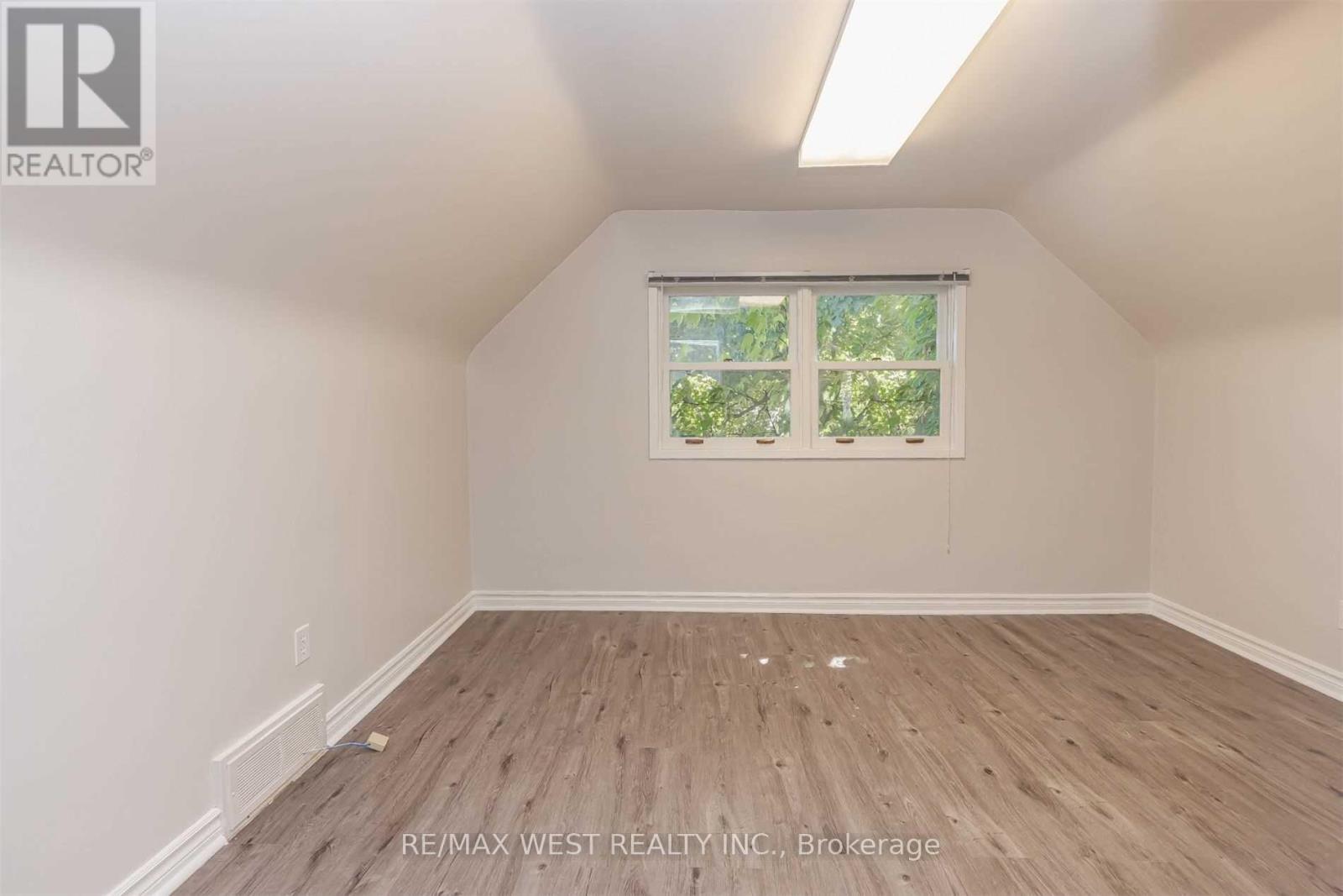 35 Queen Street S, Mississauga, Ontario  L5N 1A3 - Photo 16 - W12511550