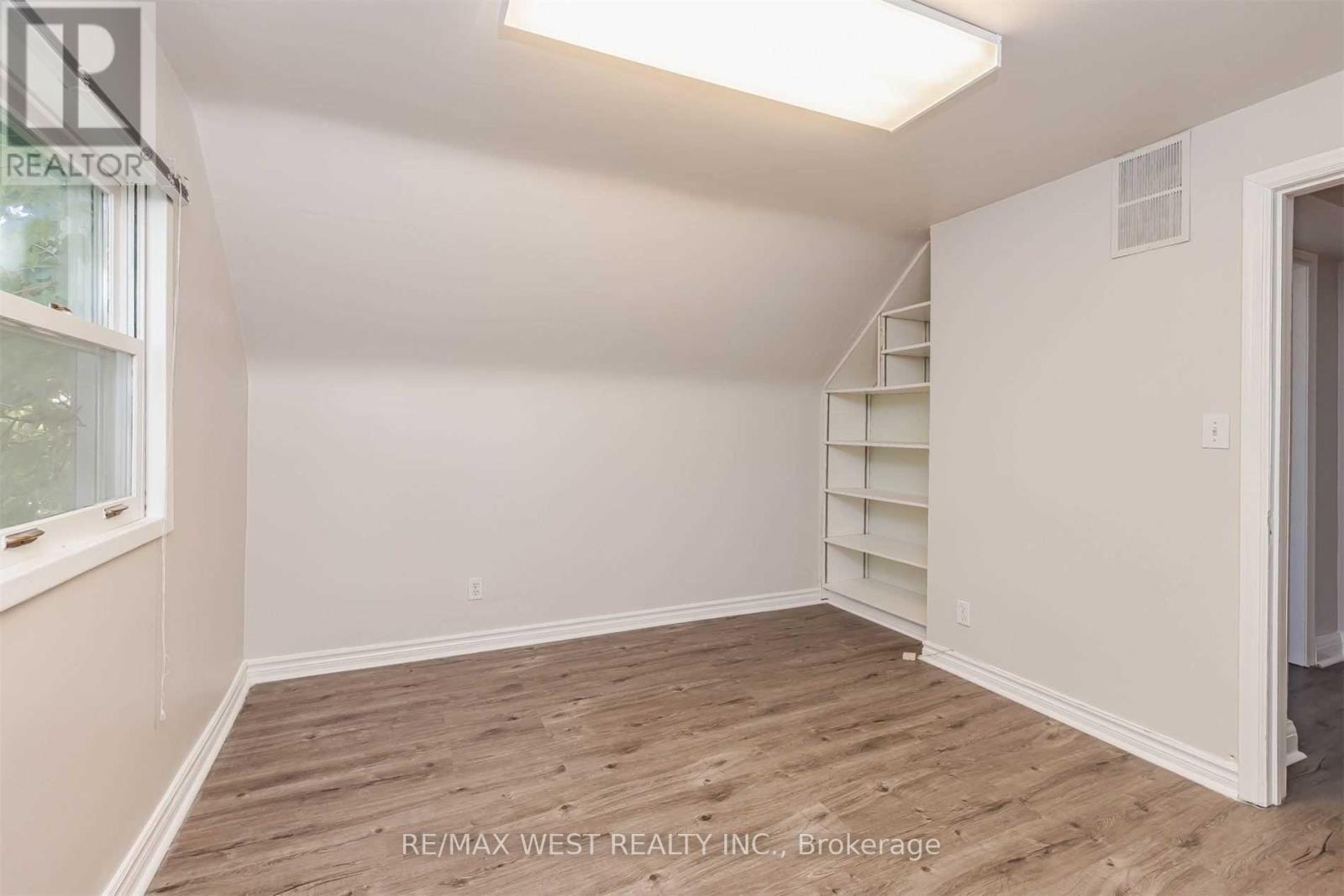 35 Queen Street S, Mississauga, Ontario  L5N 1A3 - Photo 18 - W12511550