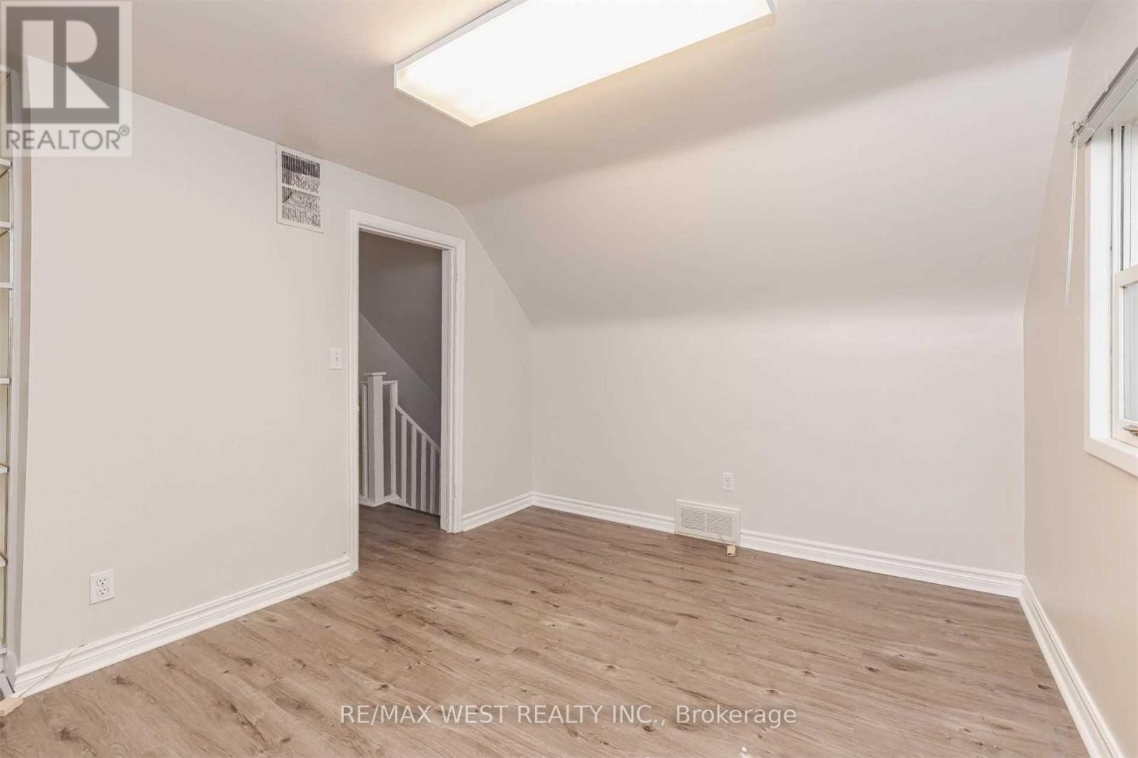 35 Queen Street S, Mississauga, Ontario  L5N 1A3 - Photo 19 - W12511550