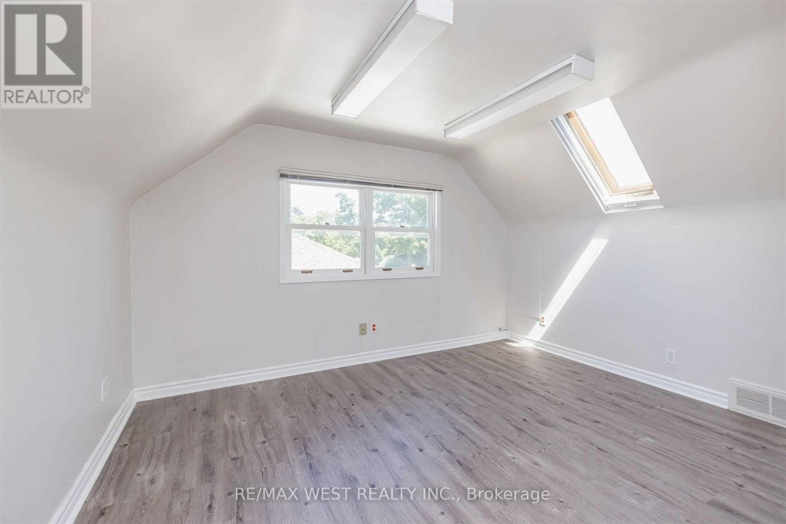 35 Queen Street S, Mississauga, Ontario  L5N 1A3 - Photo 20 - W12511550