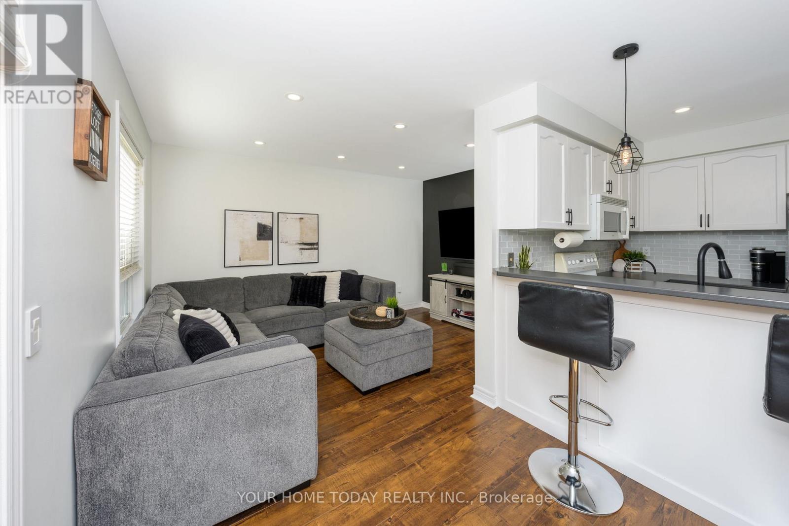 91 Mowat Crescent, Halton Hills, Ontario L7G 6C8 - Photo 13 - W12511572