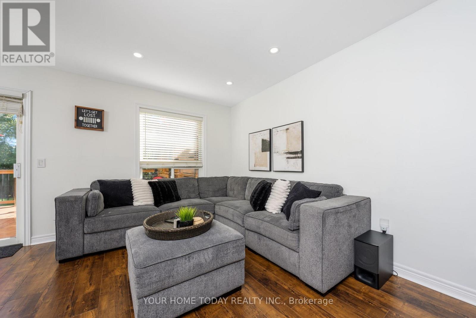 91 Mowat Crescent, Halton Hills, Ontario L7G 6C8 - Photo 15 - W12511572