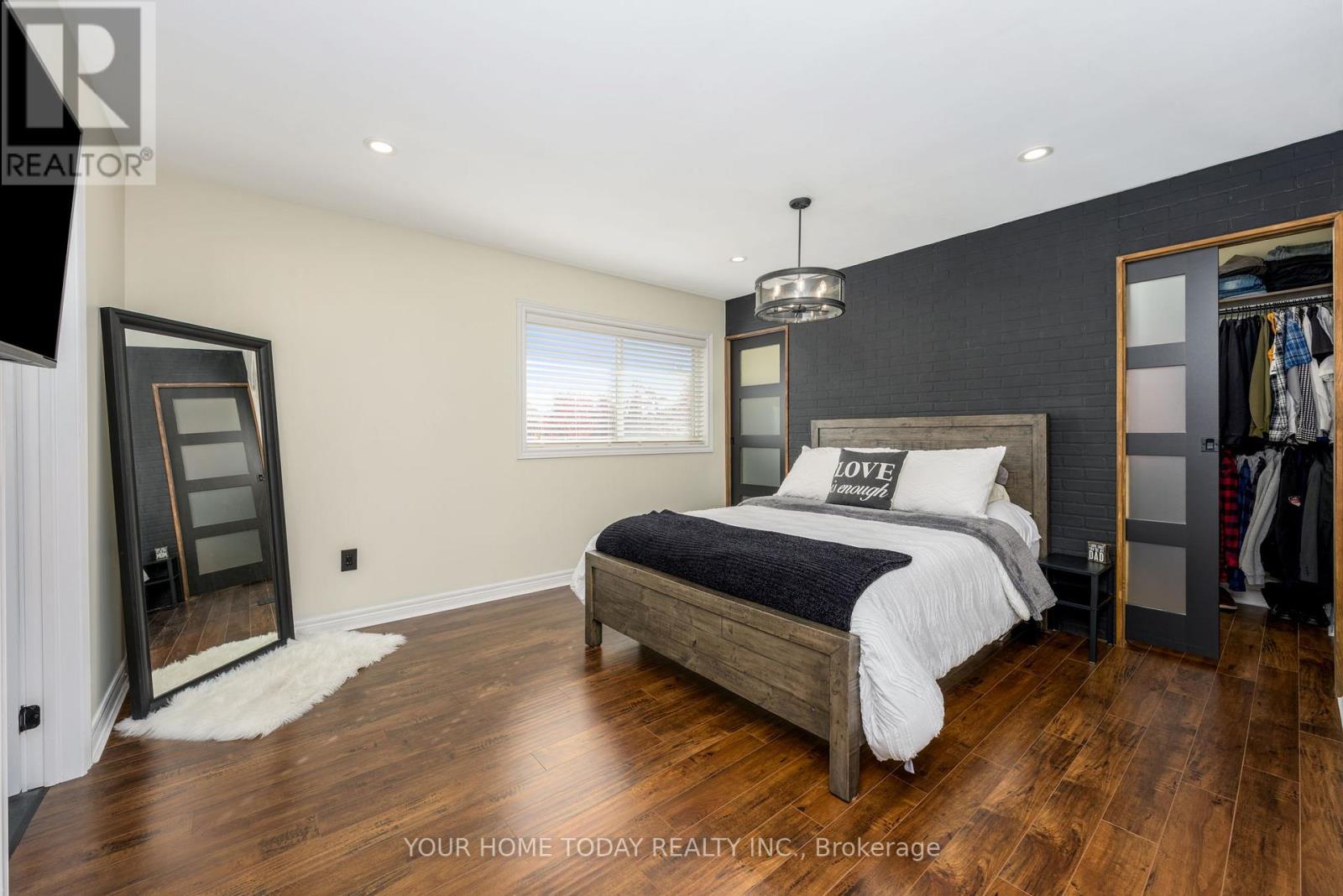 91 Mowat Crescent, Halton Hills, Ontario L7G 6C8 - Photo 17 - W12511572