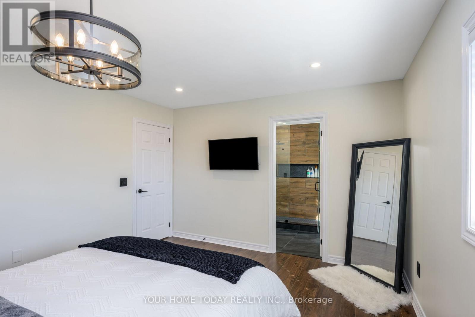 91 Mowat Crescent, Halton Hills, Ontario L7G 6C8 - Photo 19 - W12511572