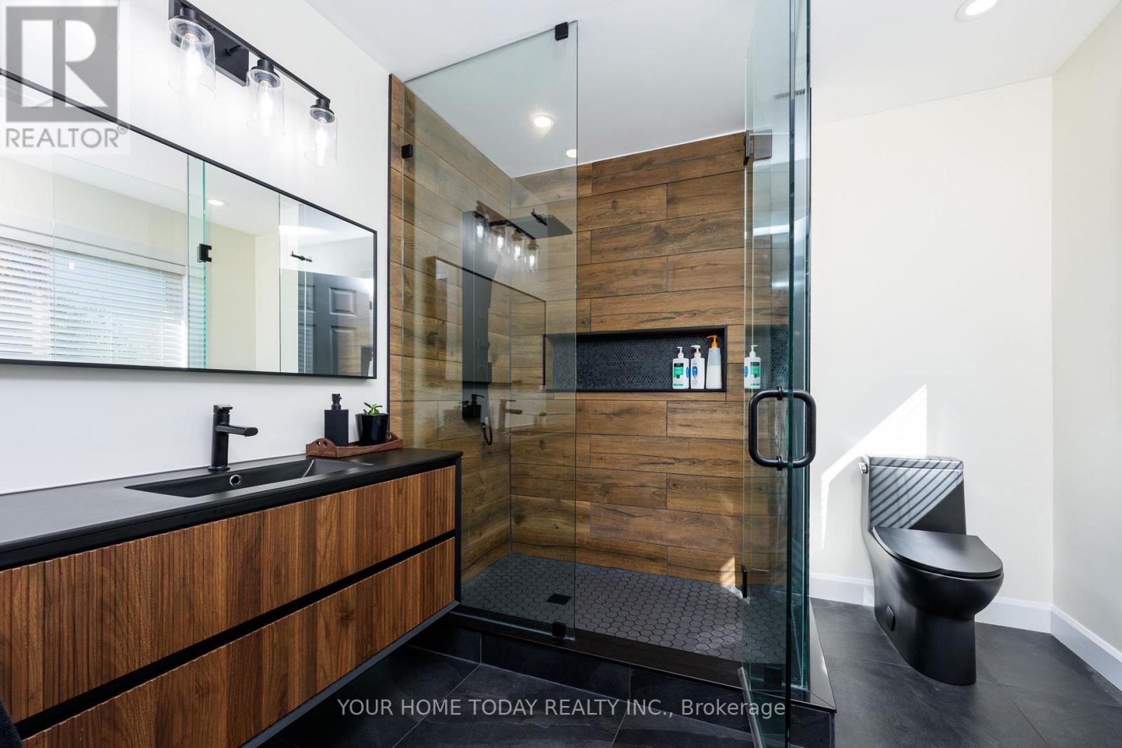 91 Mowat Crescent, Halton Hills, Ontario L7G 6C8 - Photo 20 - W12511572