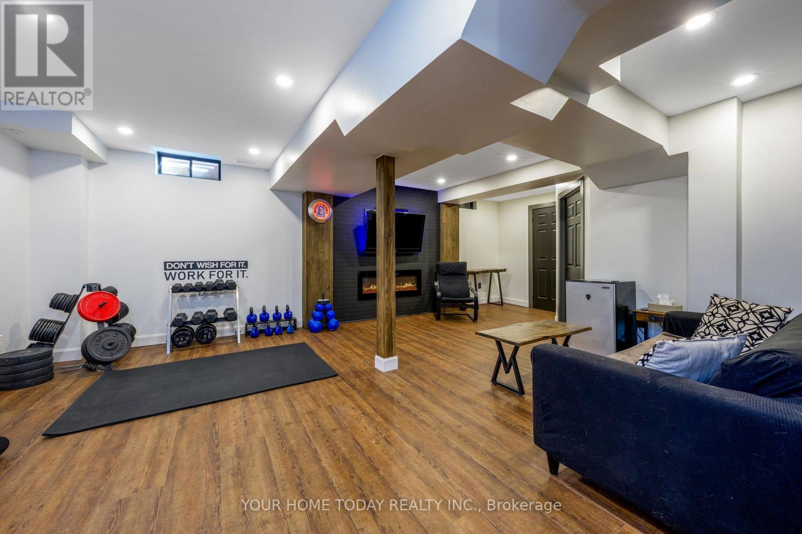 91 Mowat Crescent, Halton Hills, Ontario L7G 6C8 - Photo 28 - W12511572