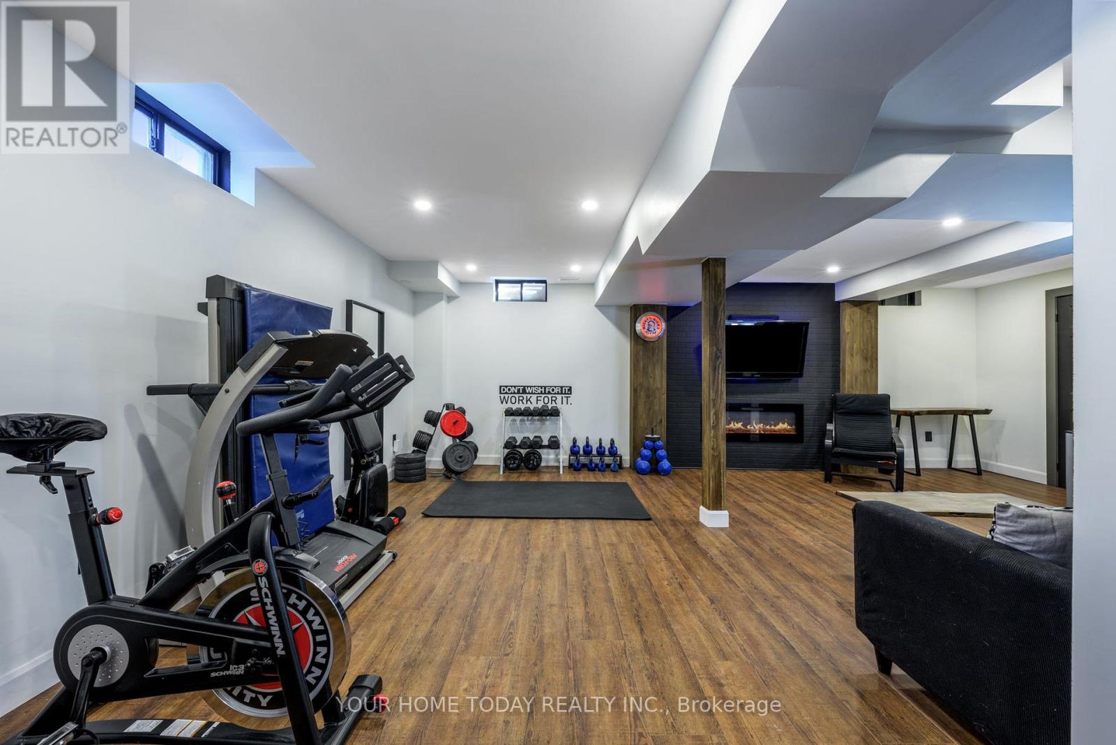 91 Mowat Crescent, Halton Hills, Ontario L7G 6C8 - Photo 29 - W12511572