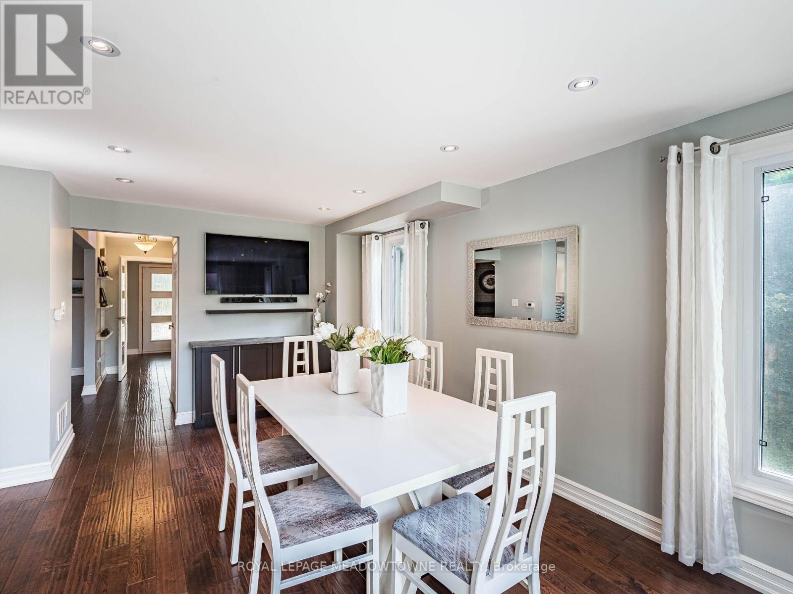 117 Fairglen Avenue, Brampton, Ontario  L6X 1K7 - Photo 11 - W12511574