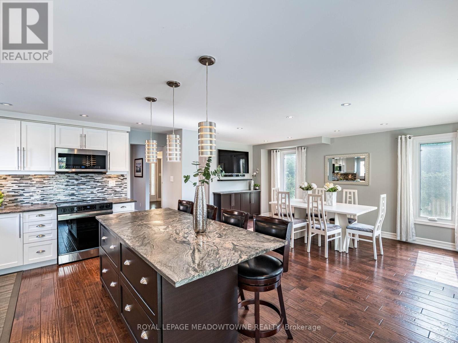 117 Fairglen Avenue, Brampton, Ontario  L6X 1K7 - Photo 13 - W12511574