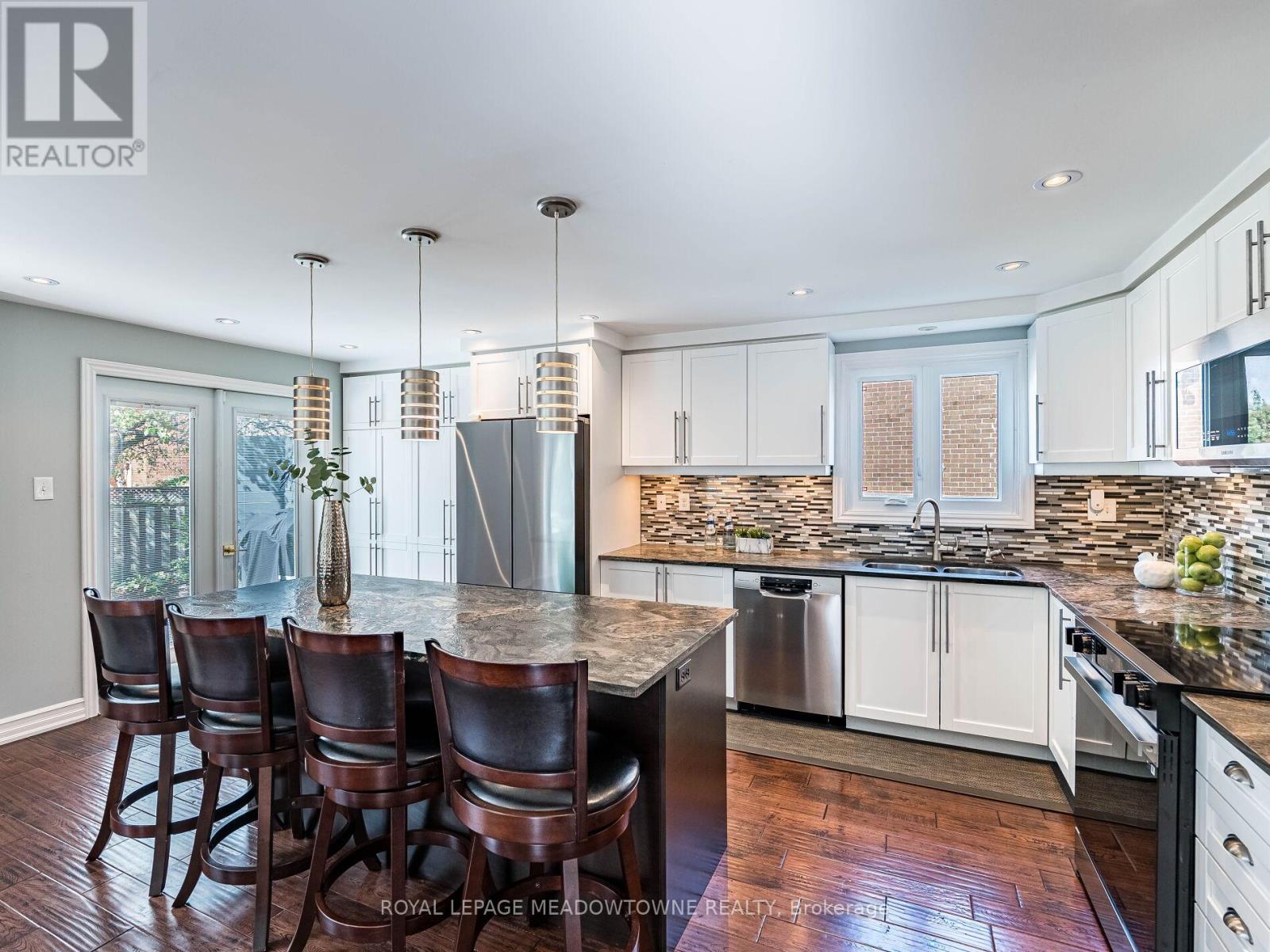 117 Fairglen Avenue, Brampton, Ontario  L6X 1K7 - Photo 15 - W12511574