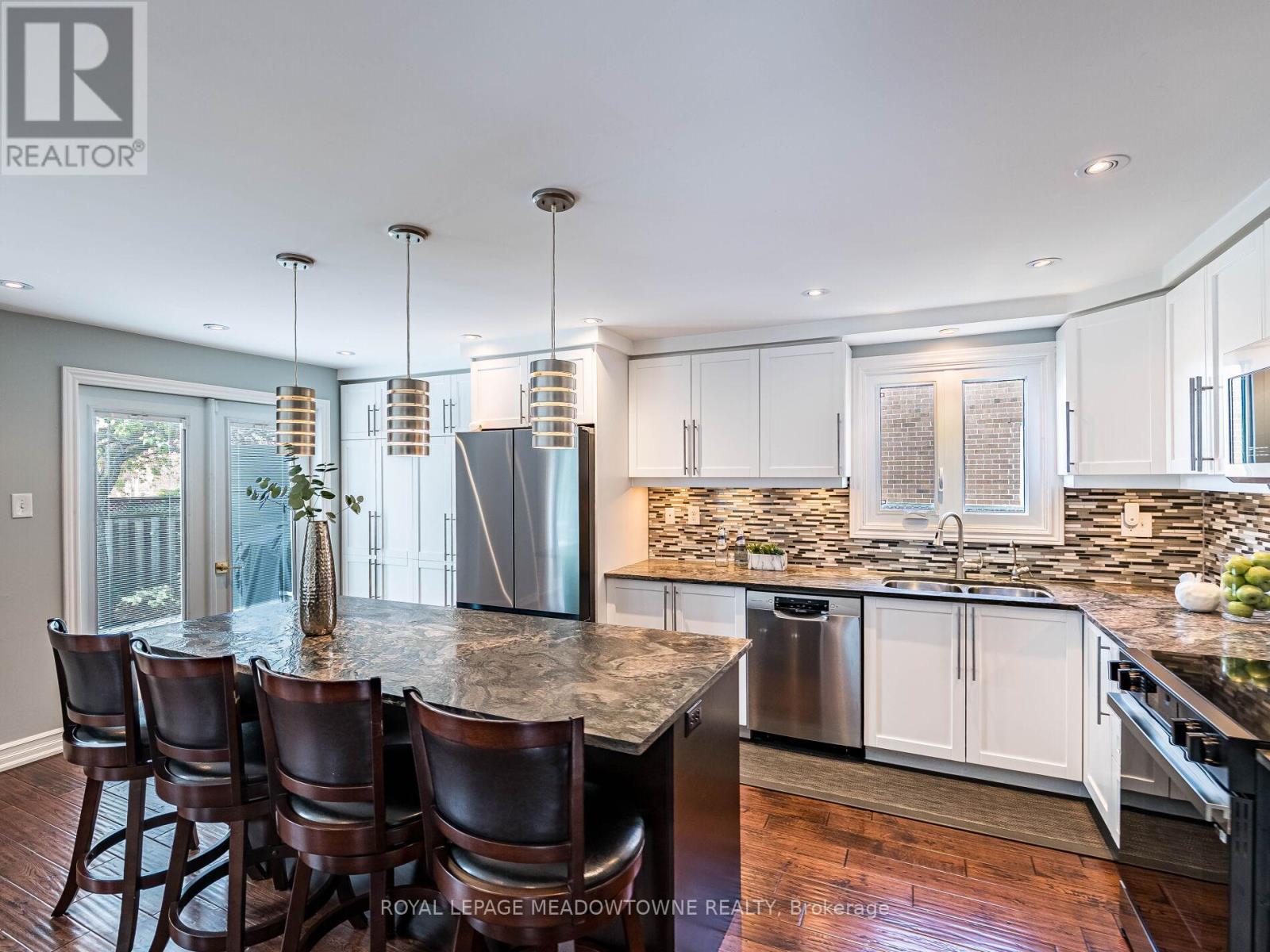 117 Fairglen Avenue, Brampton, Ontario  L6X 1K7 - Photo 17 - W12511574