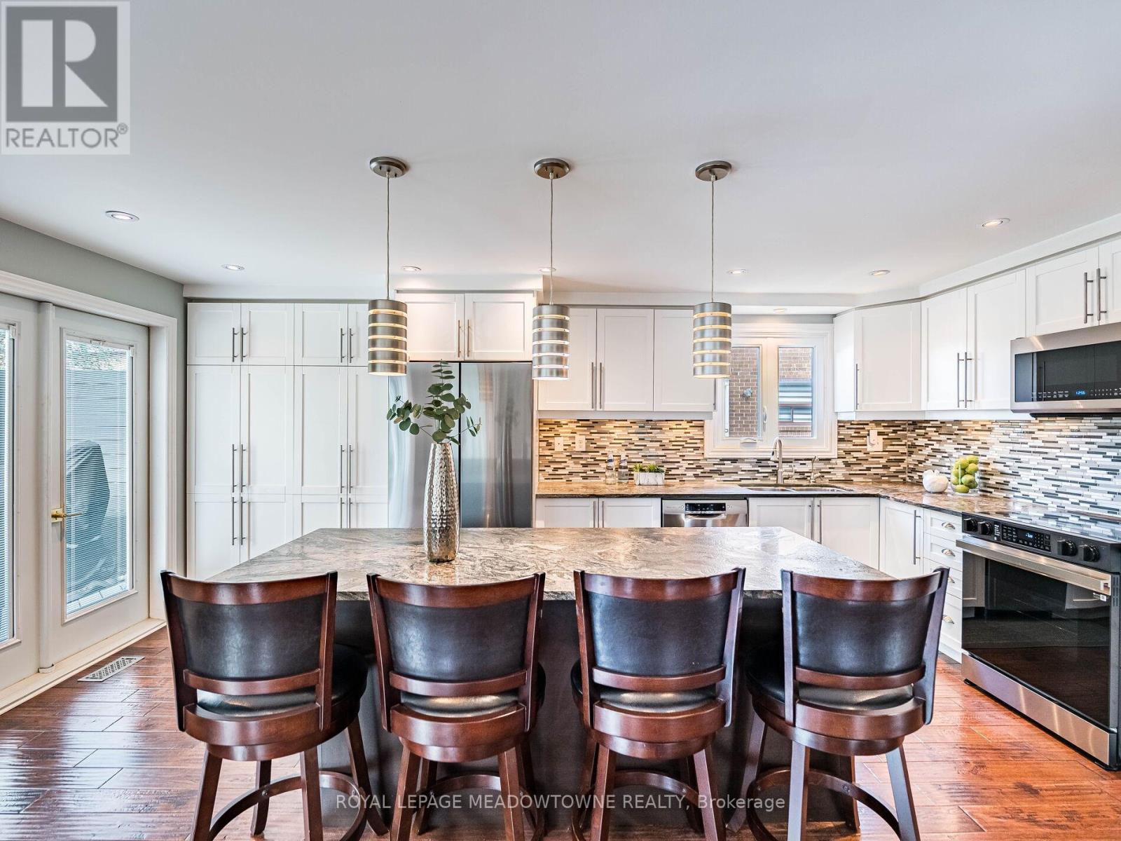 117 Fairglen Avenue, Brampton, Ontario  L6X 1K7 - Photo 18 - W12511574